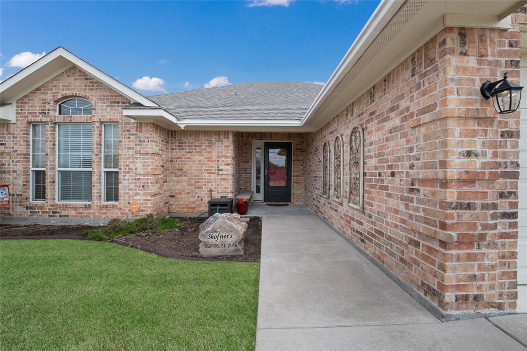 122 Devonshire Hewitt TX 76643