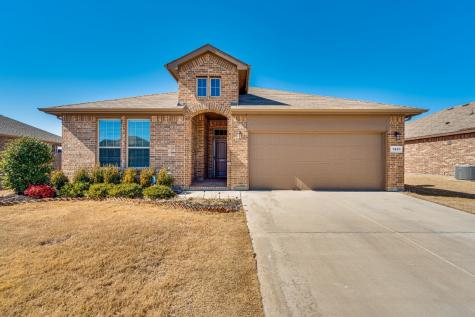 1831 Creekwood Drive Cleburne TX 76033