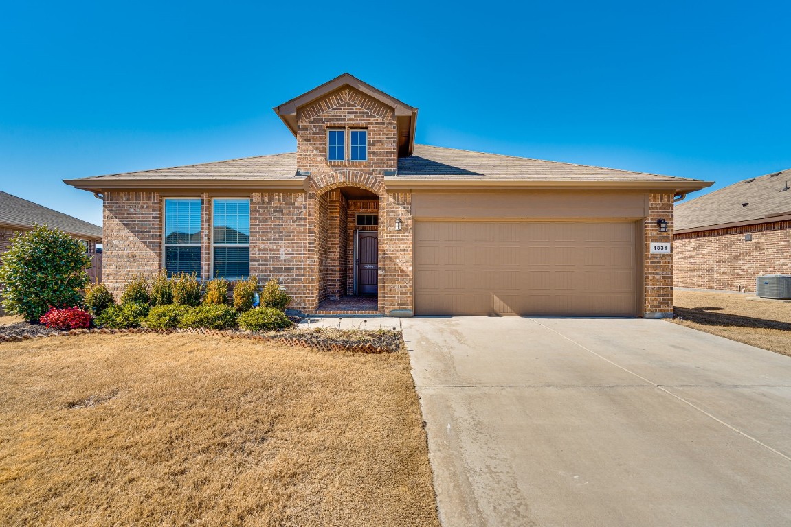 1831 Creekwood Drive Cleburne TX 76033