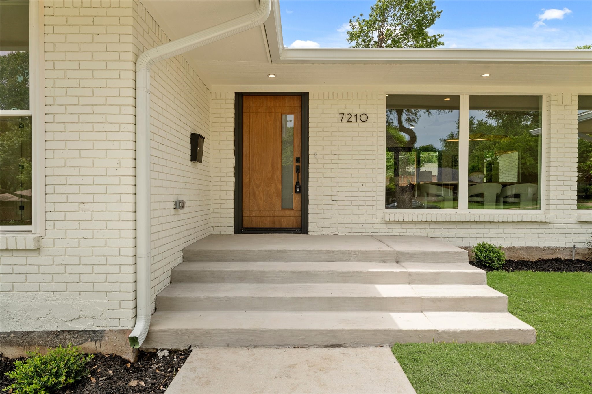 7210 Baxtershire Drive Dallas TX 75230