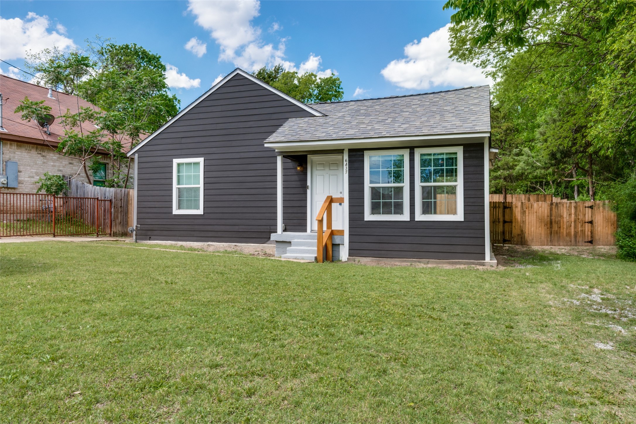 6437 Leana Avenue Dallas TX 75241