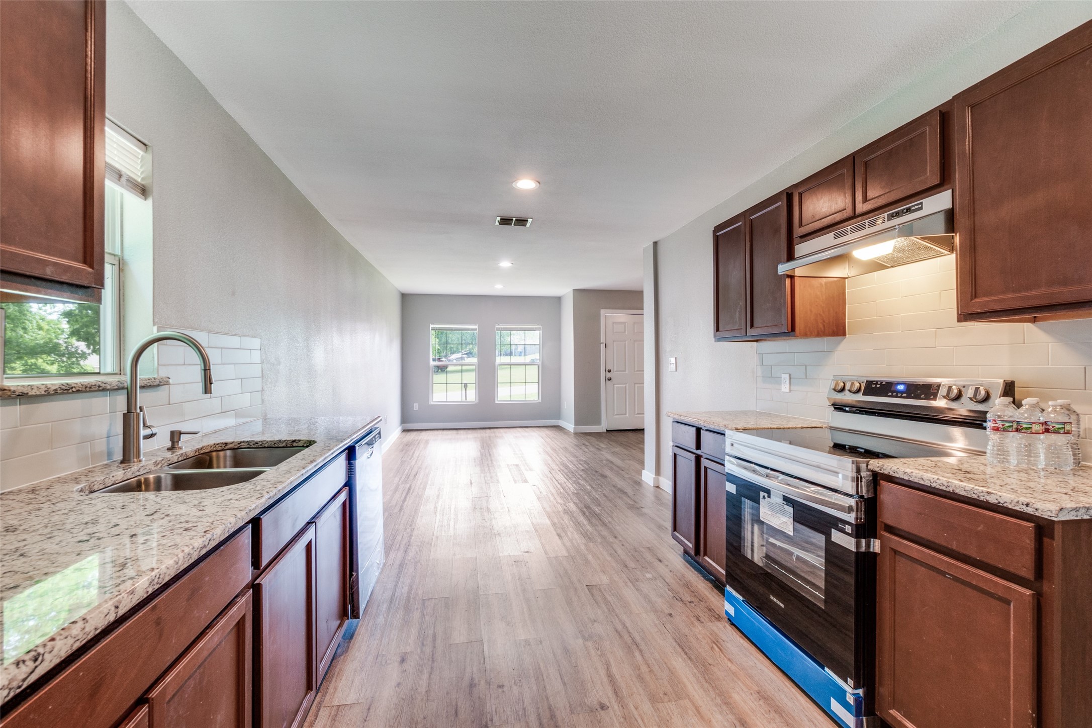 6437 Leana Avenue Dallas TX 75241