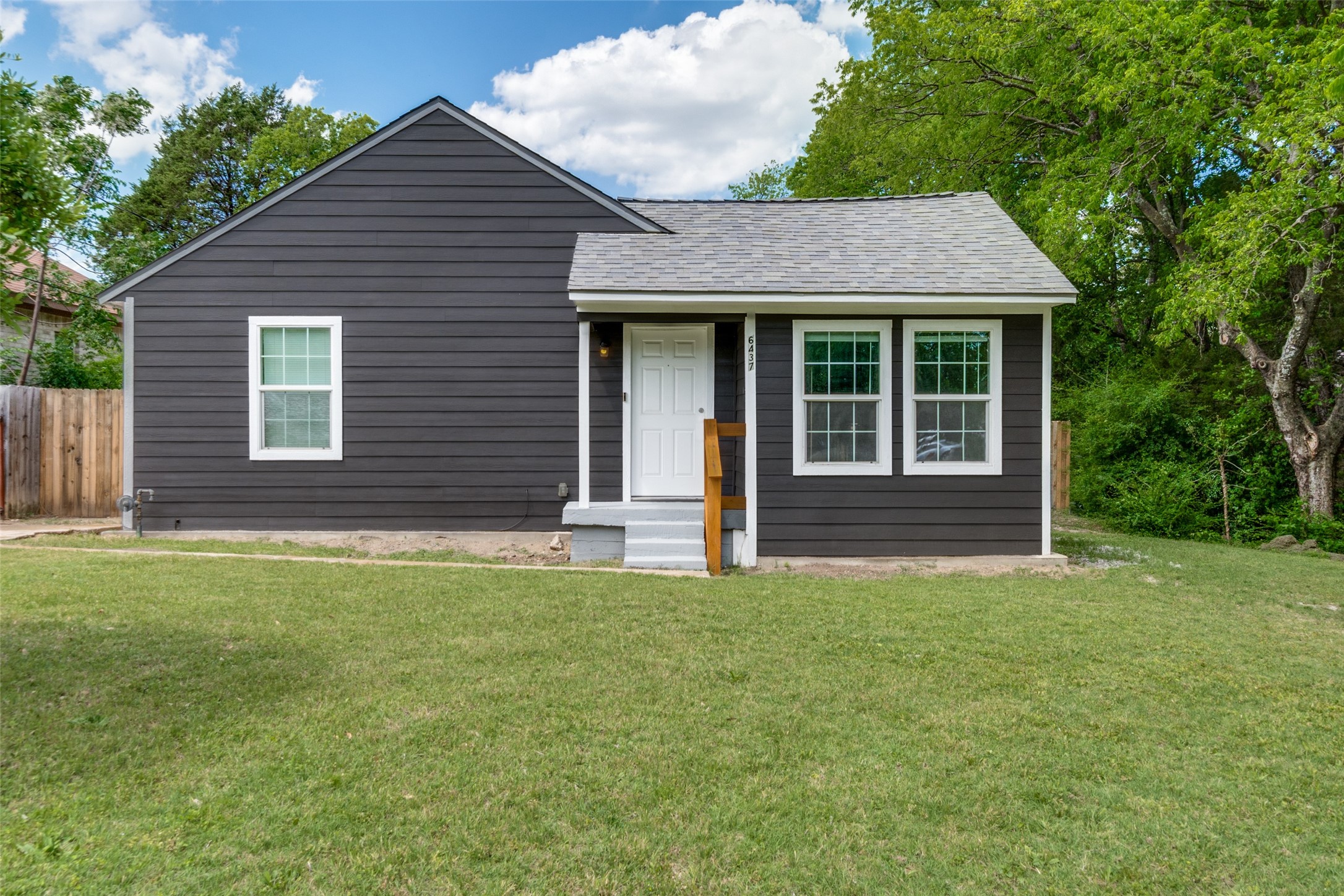 6437 Leana Avenue Dallas TX 75241