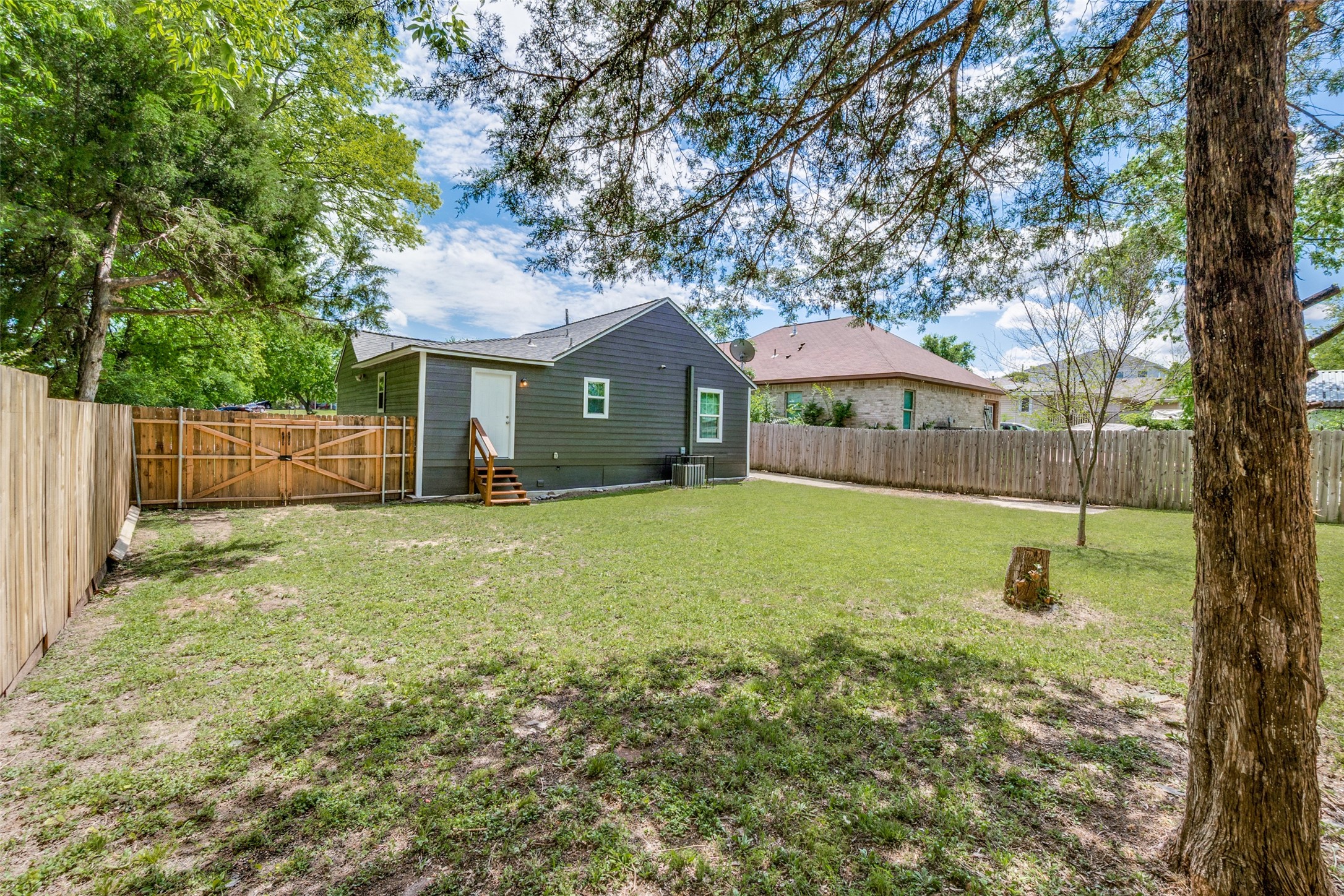 6437 Leana Avenue Dallas TX 75241