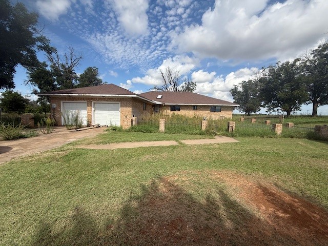 909 Railroad Street Rochester TX 79544