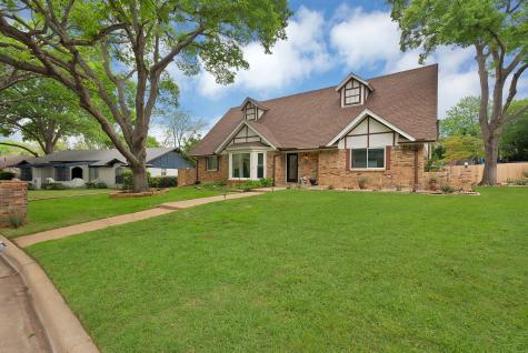 4025 Diamond Loch W North Richland Hills TX 76180
