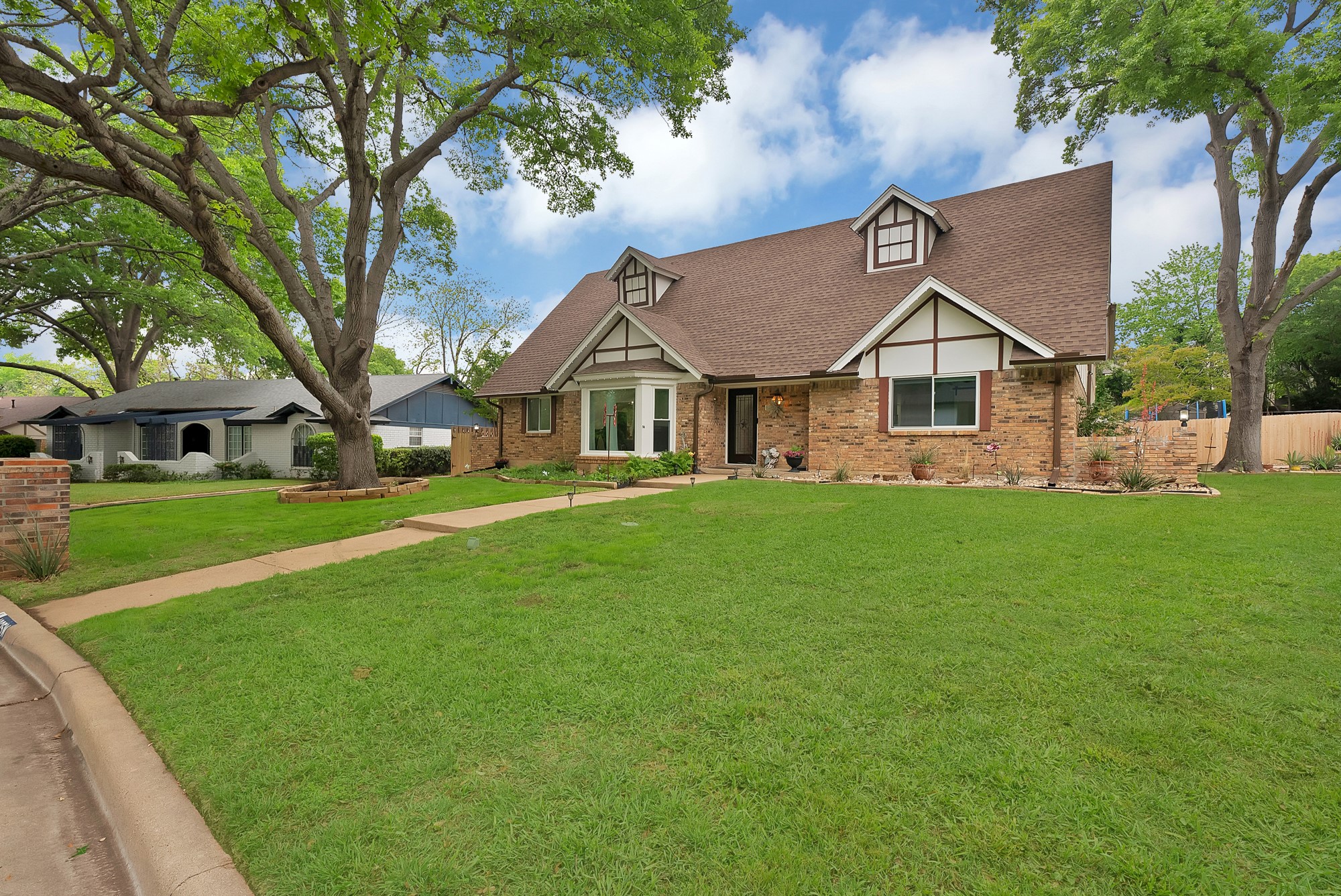4025 Diamond Loch W North Richland Hills TX 76180