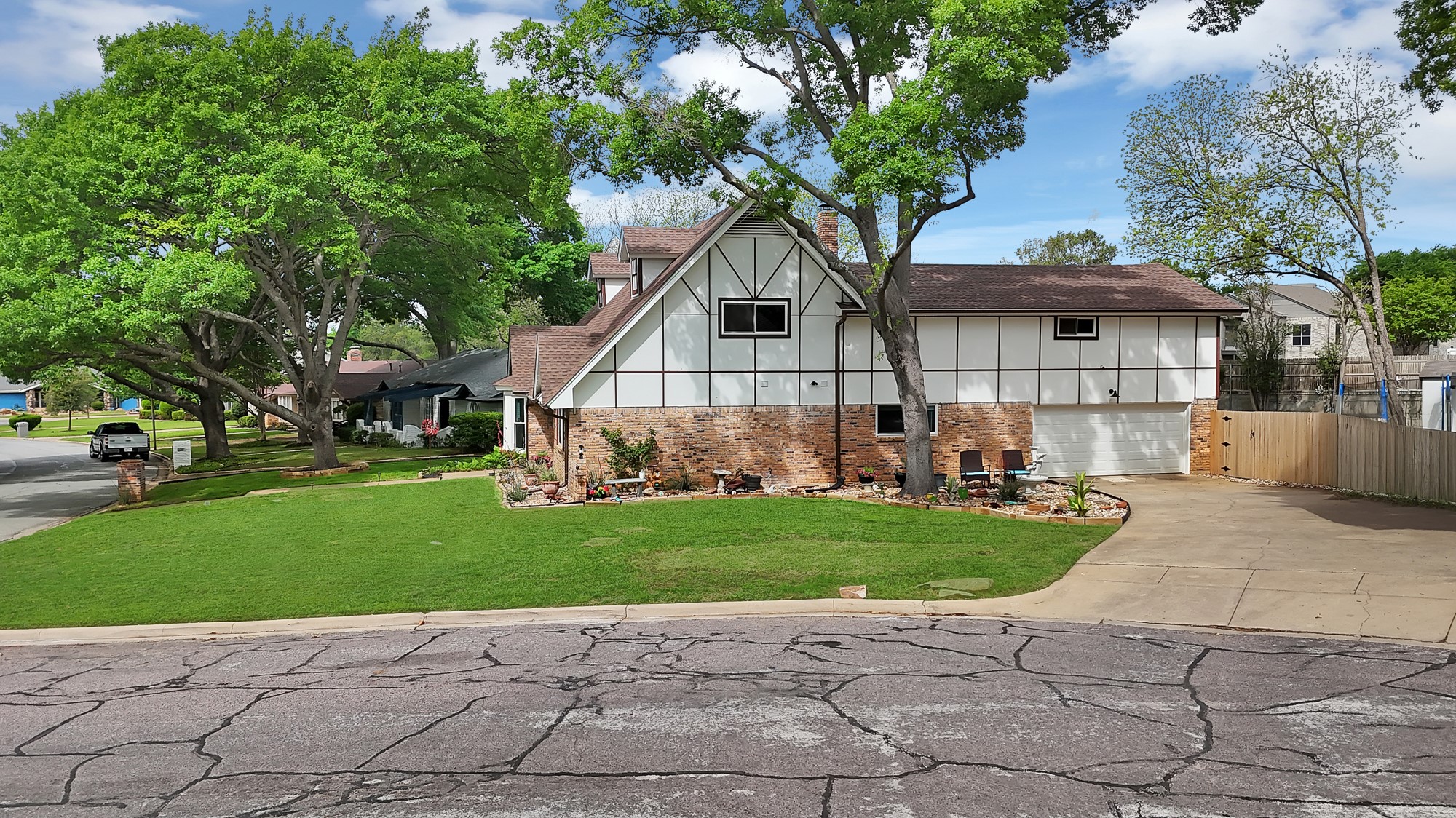 4025 Diamond Loch W North Richland Hills TX 76180
