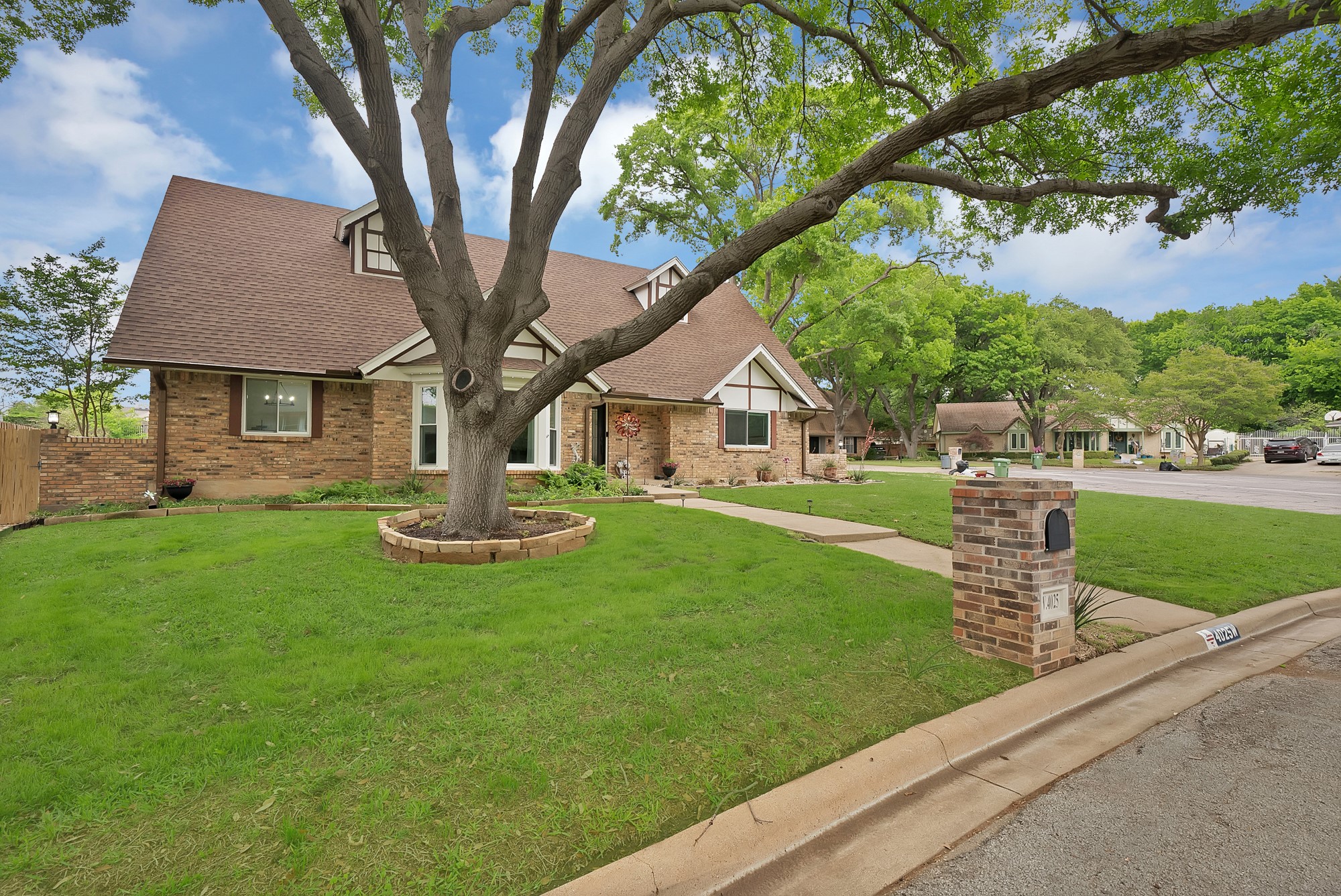 4025 Diamond Loch W North Richland Hills TX 76180