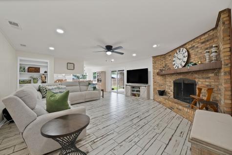 4025 Diamond Loch W North Richland Hills TX 76180