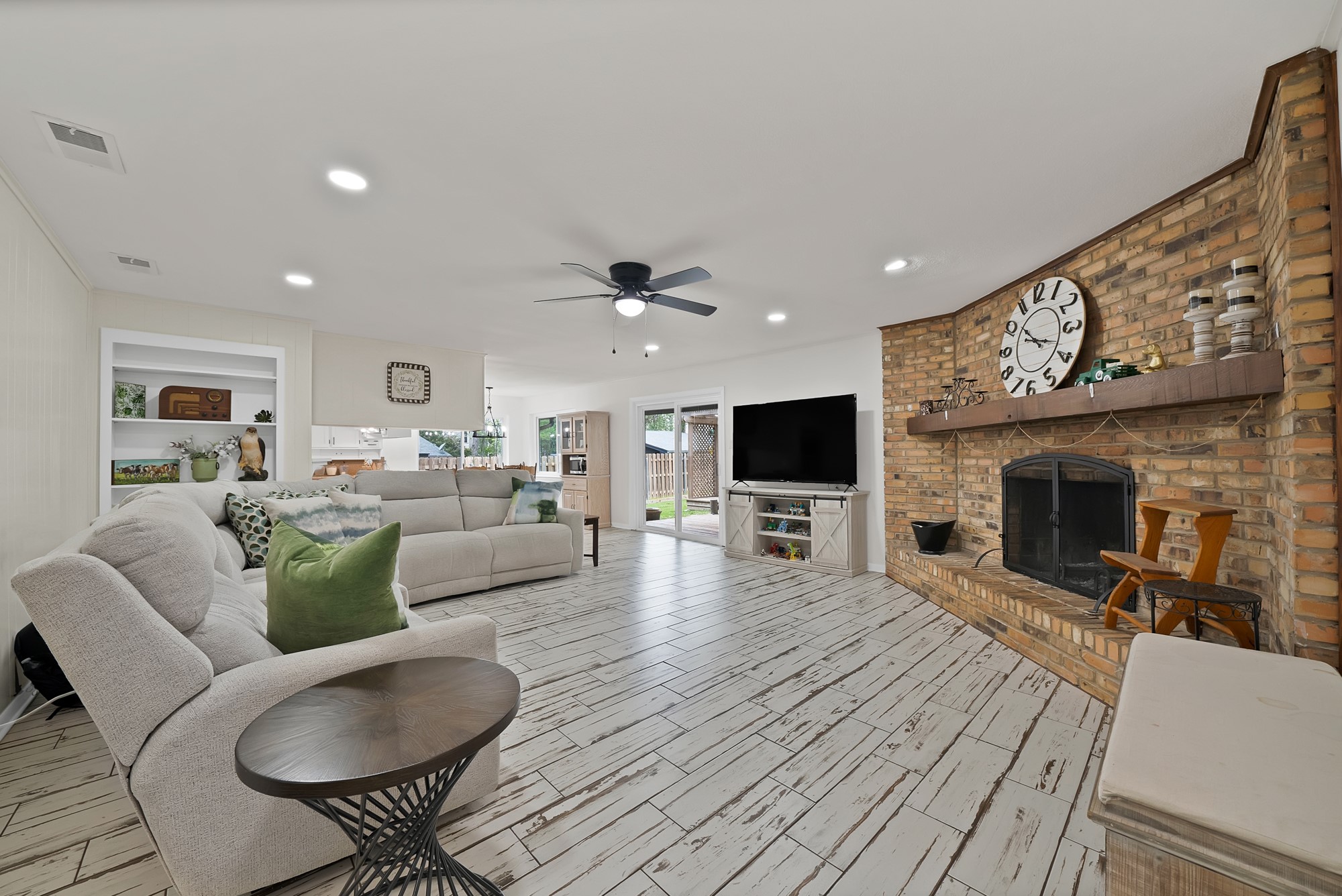 4025 Diamond Loch W North Richland Hills TX 76180