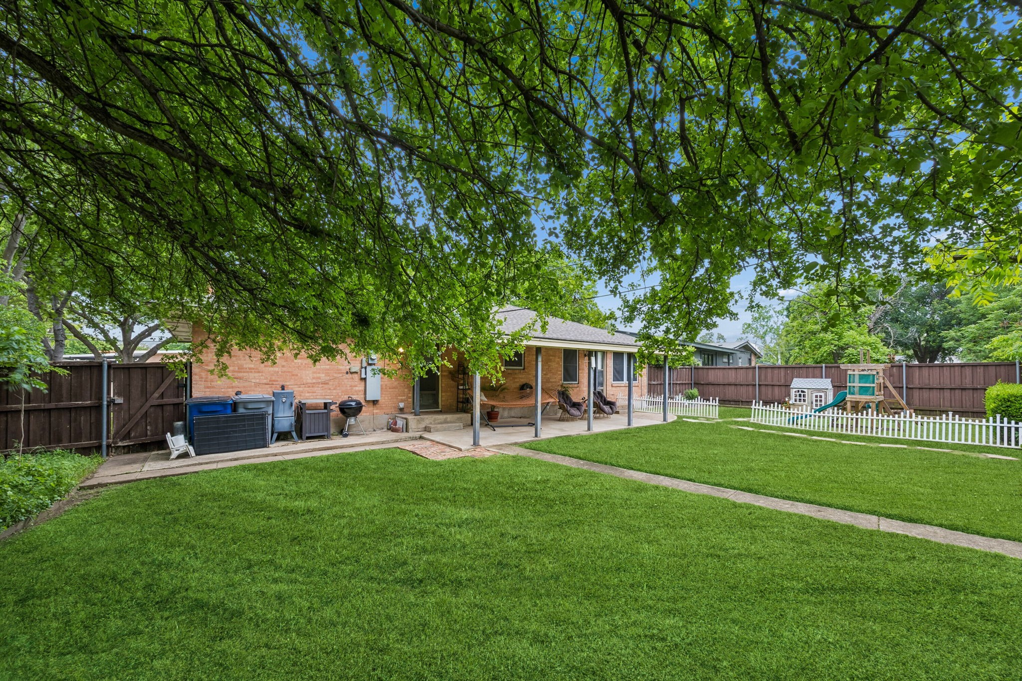 8811 Rolling Rock Lane Dallas TX 75238