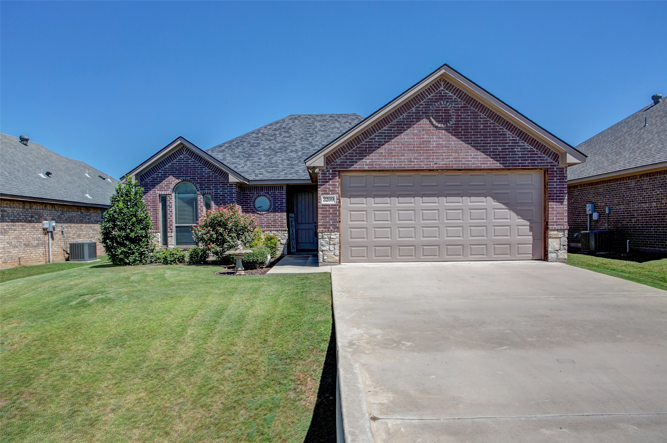 3209 Main Street Granbury TX 76049
