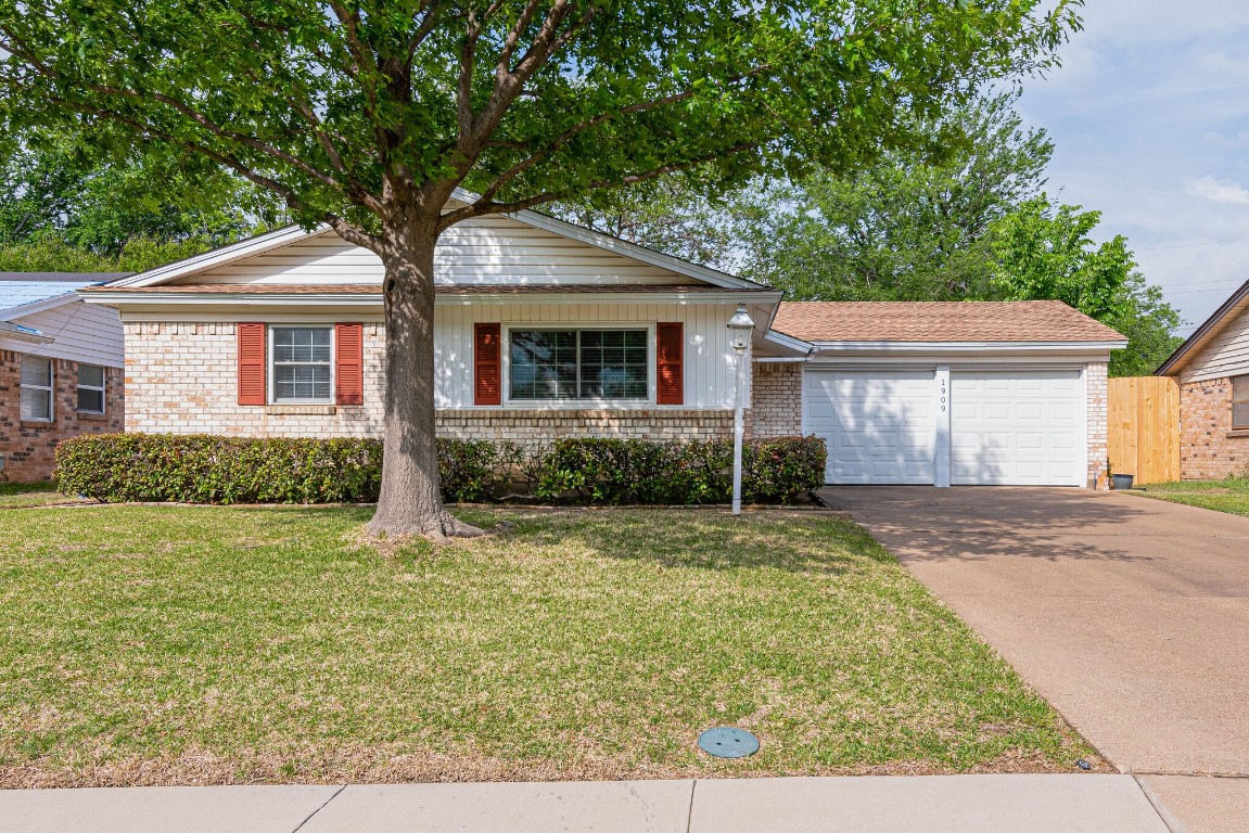 1909 Muret Street Irving TX 75062