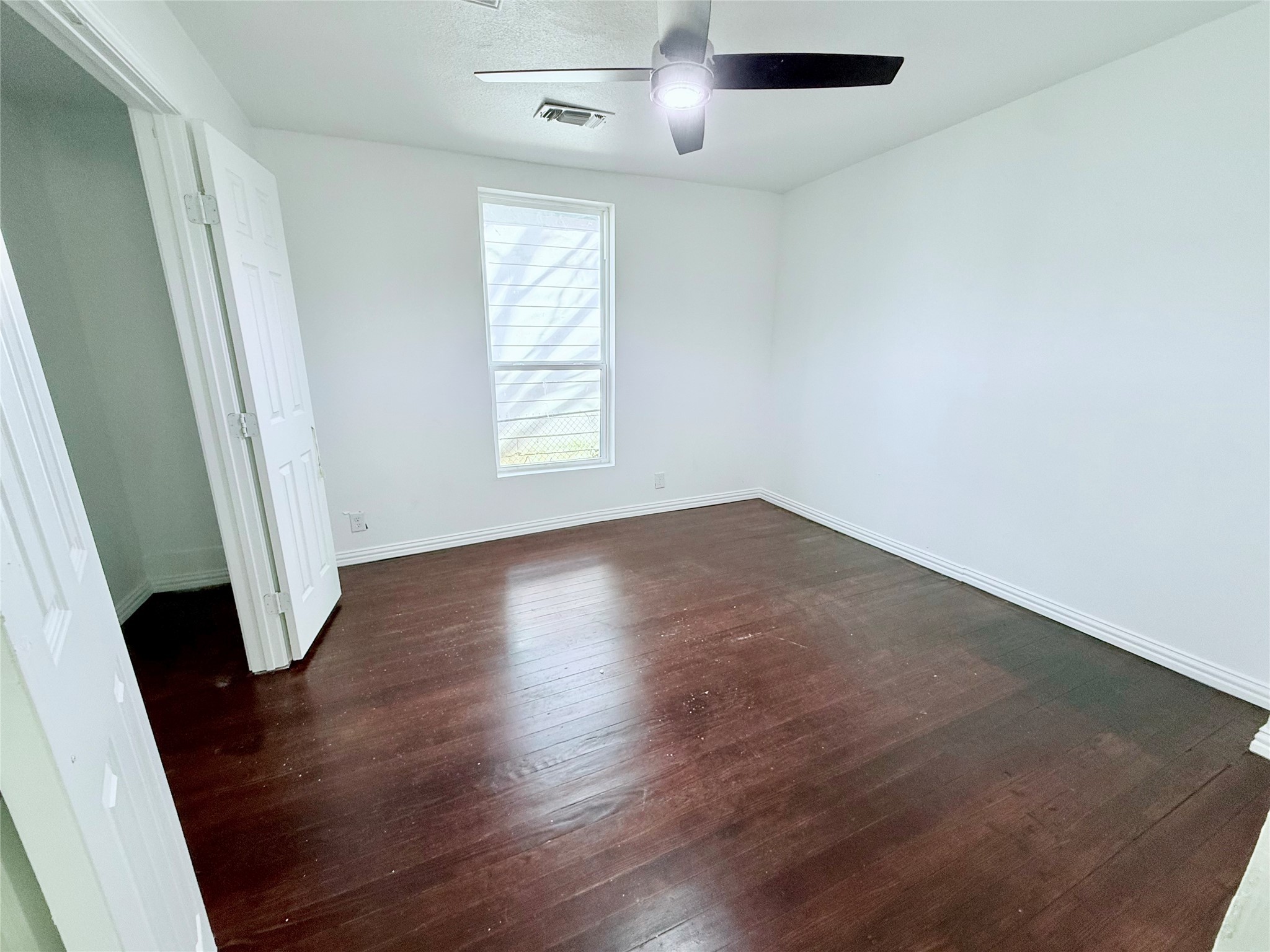 727 W Day Street Denison TX 75020