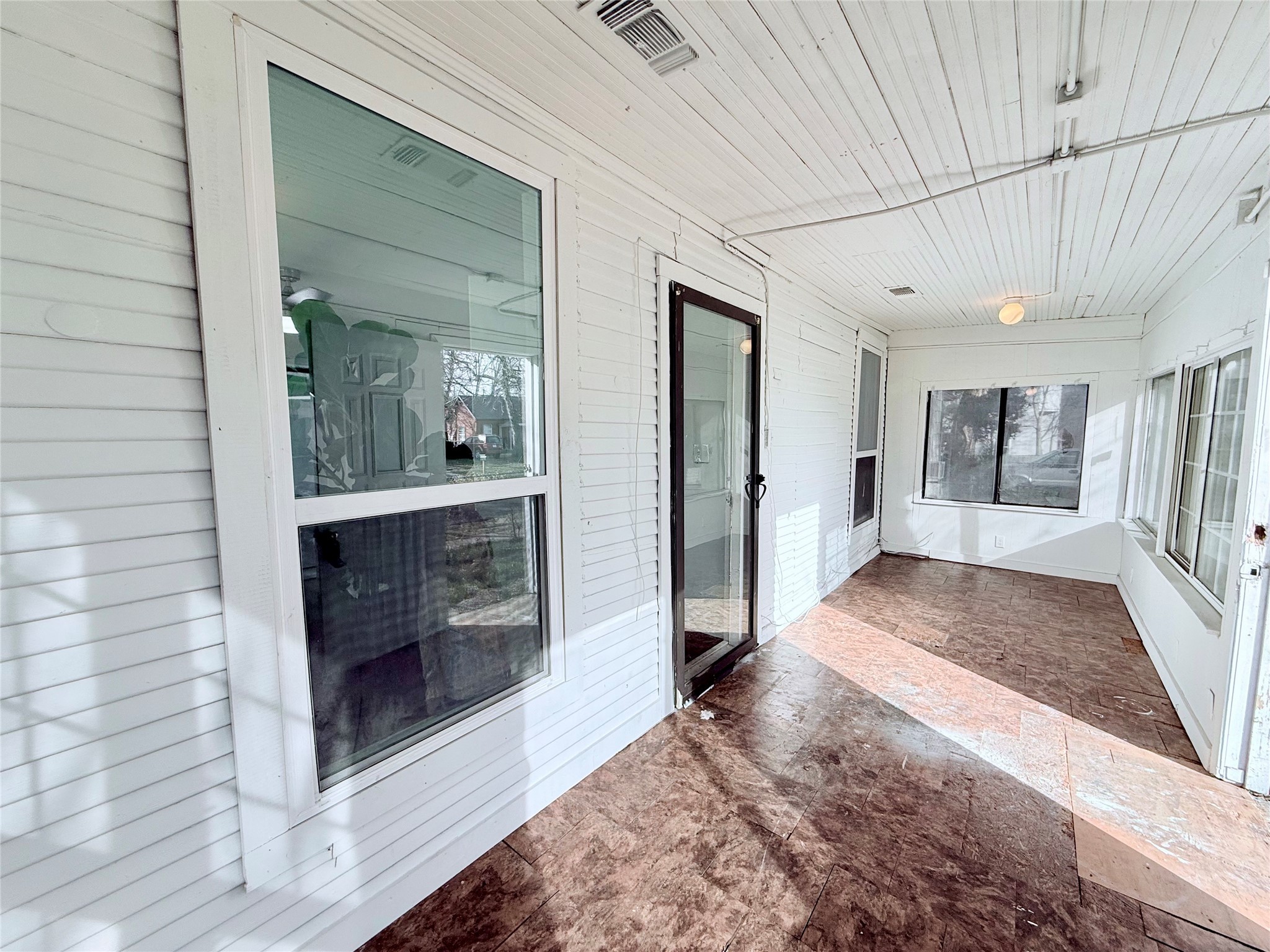 727 W Day Street Denison TX 75020