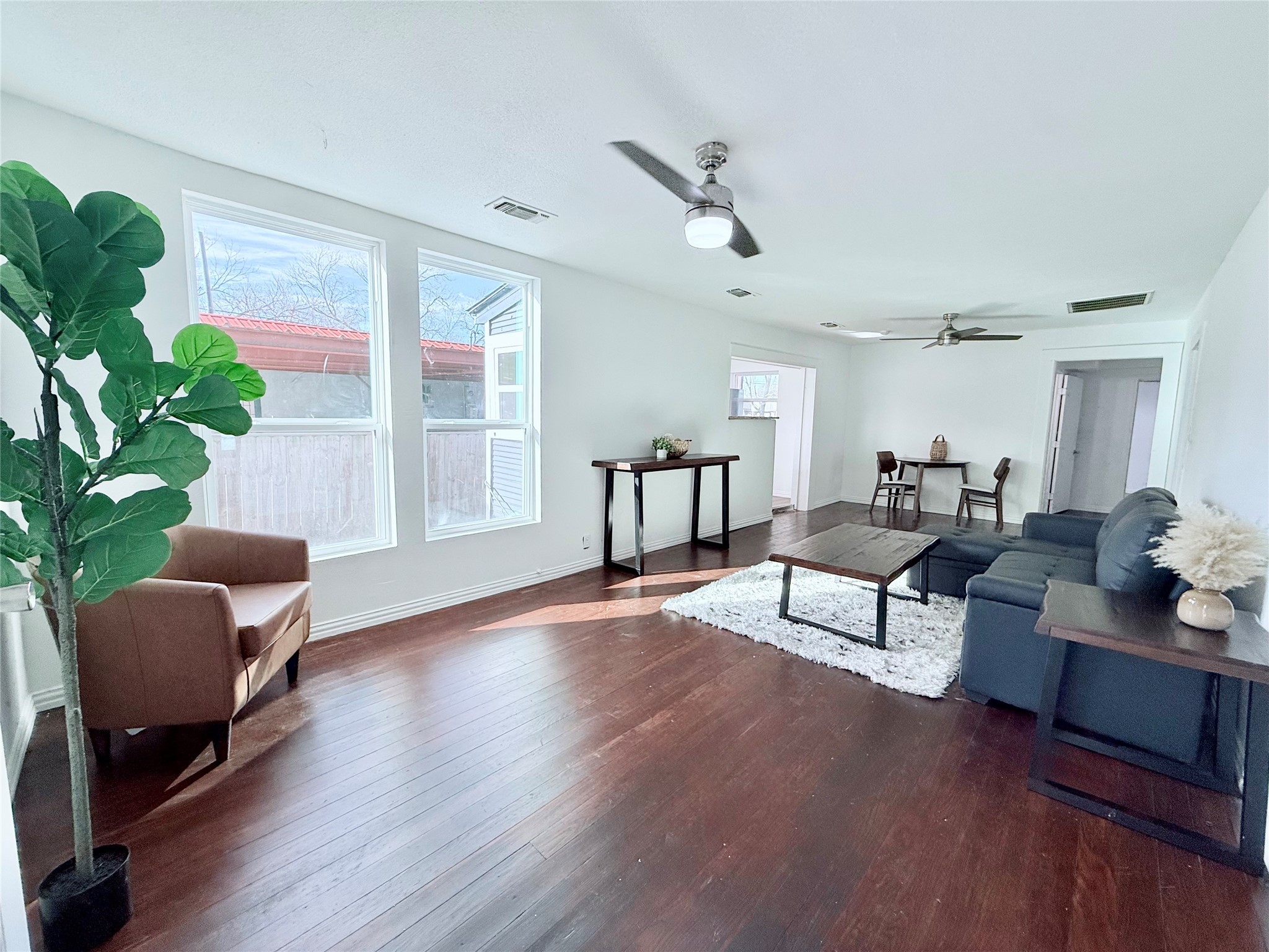 727 W Day Street Denison TX 75020