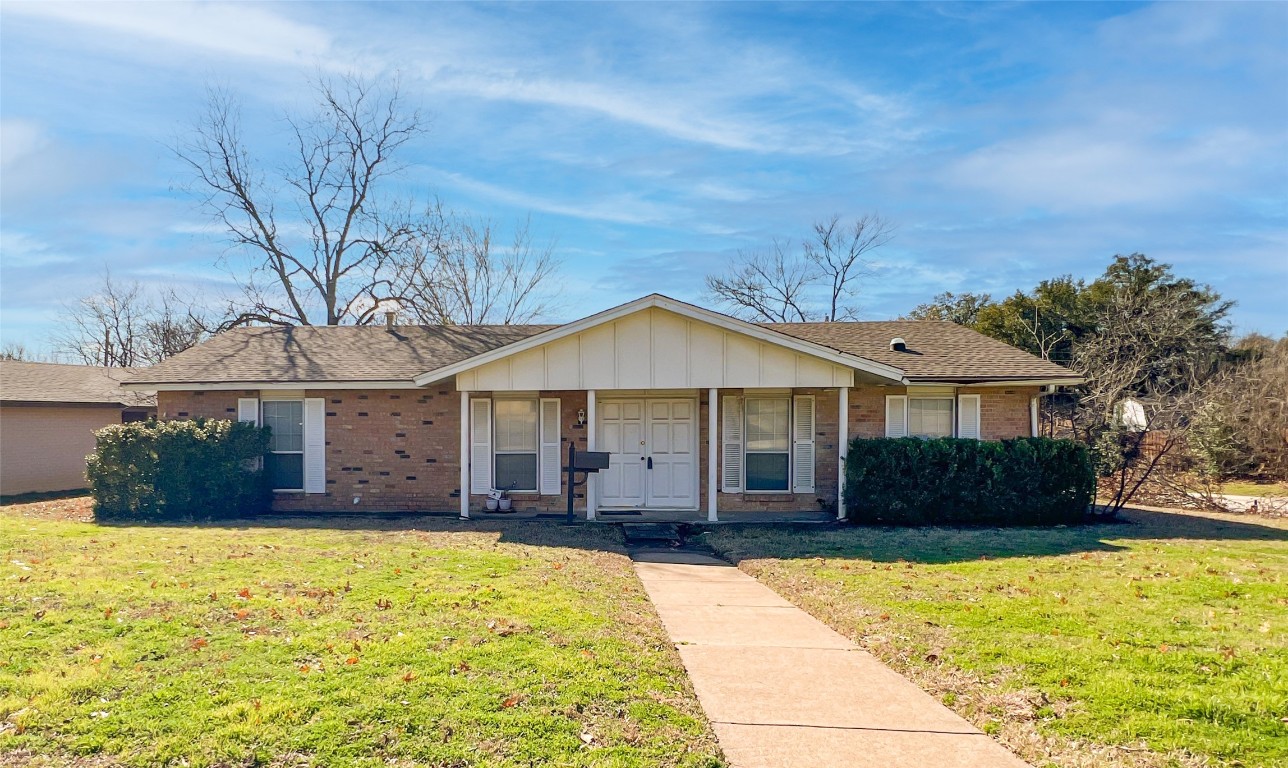 1413 Paris Drive Grand Prairie TX 75050