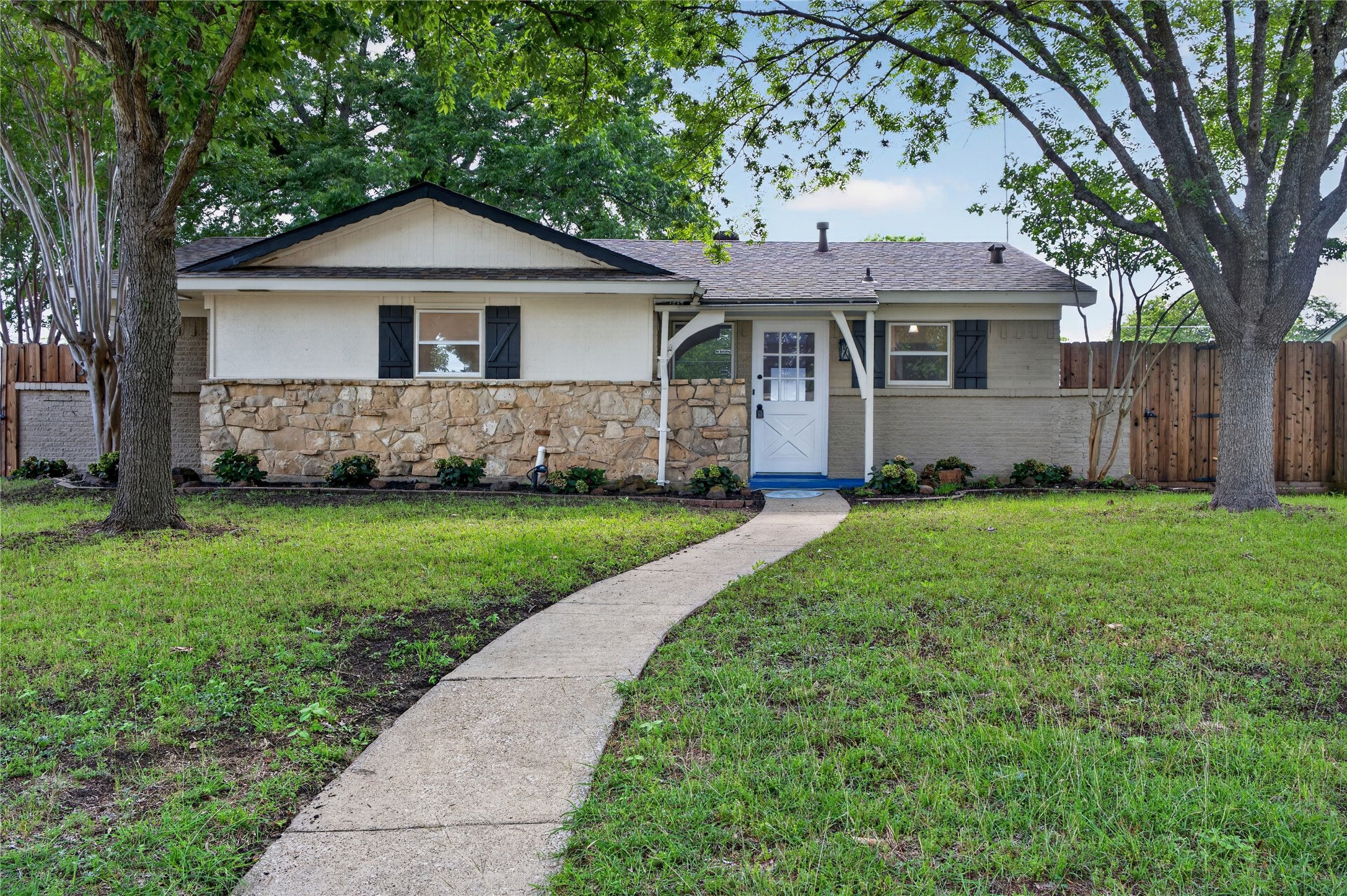 1621 Debbie Drive Plano TX 75074
