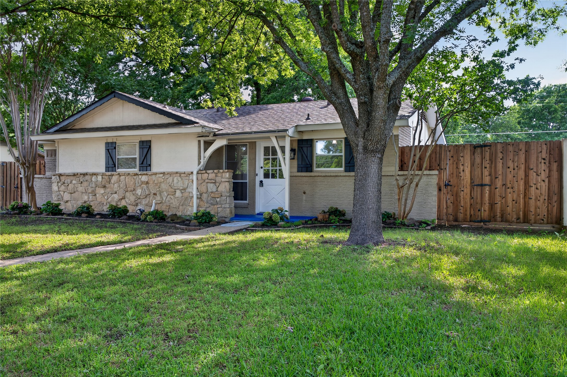 1621 Debbie Drive Plano TX 75074