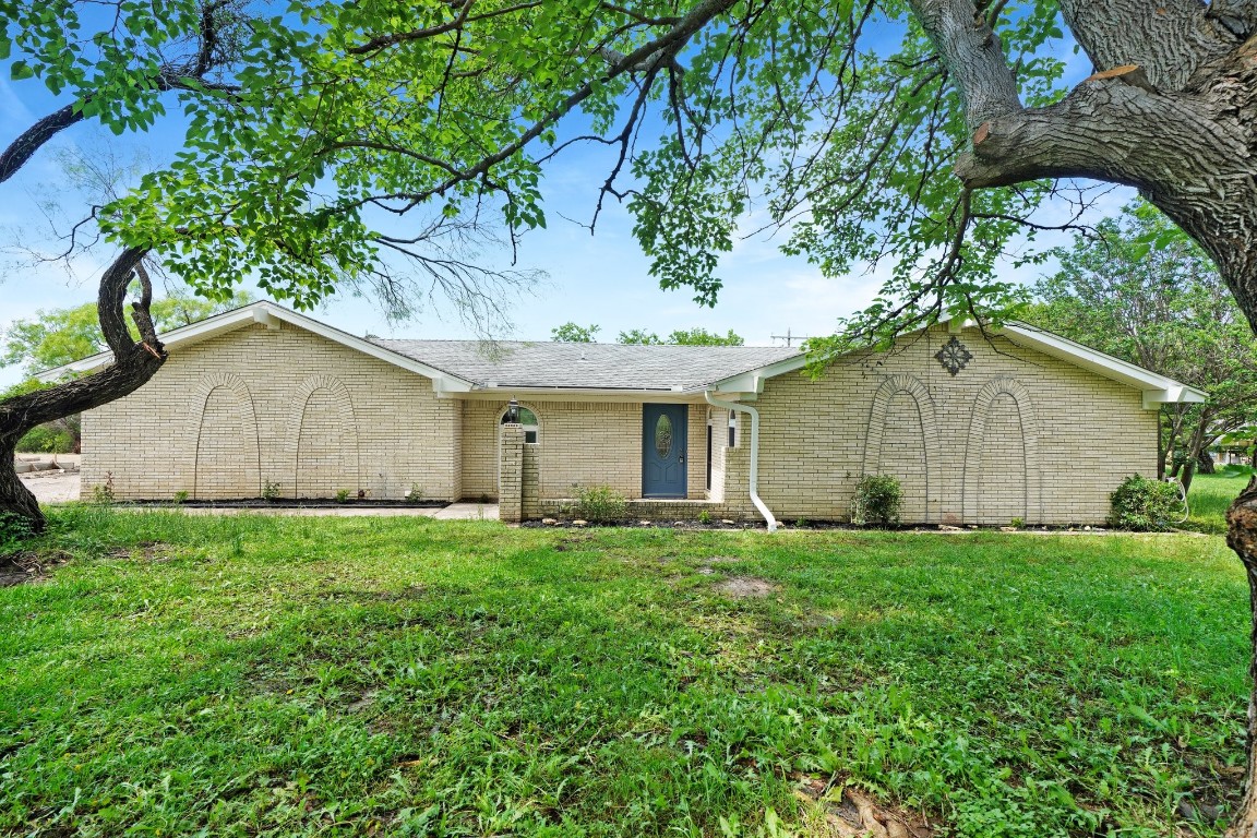 908 W Apache Trail Granbury TX 76048