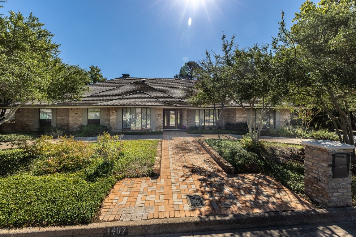 1407 Porto Bello Court Arlington TX 76012