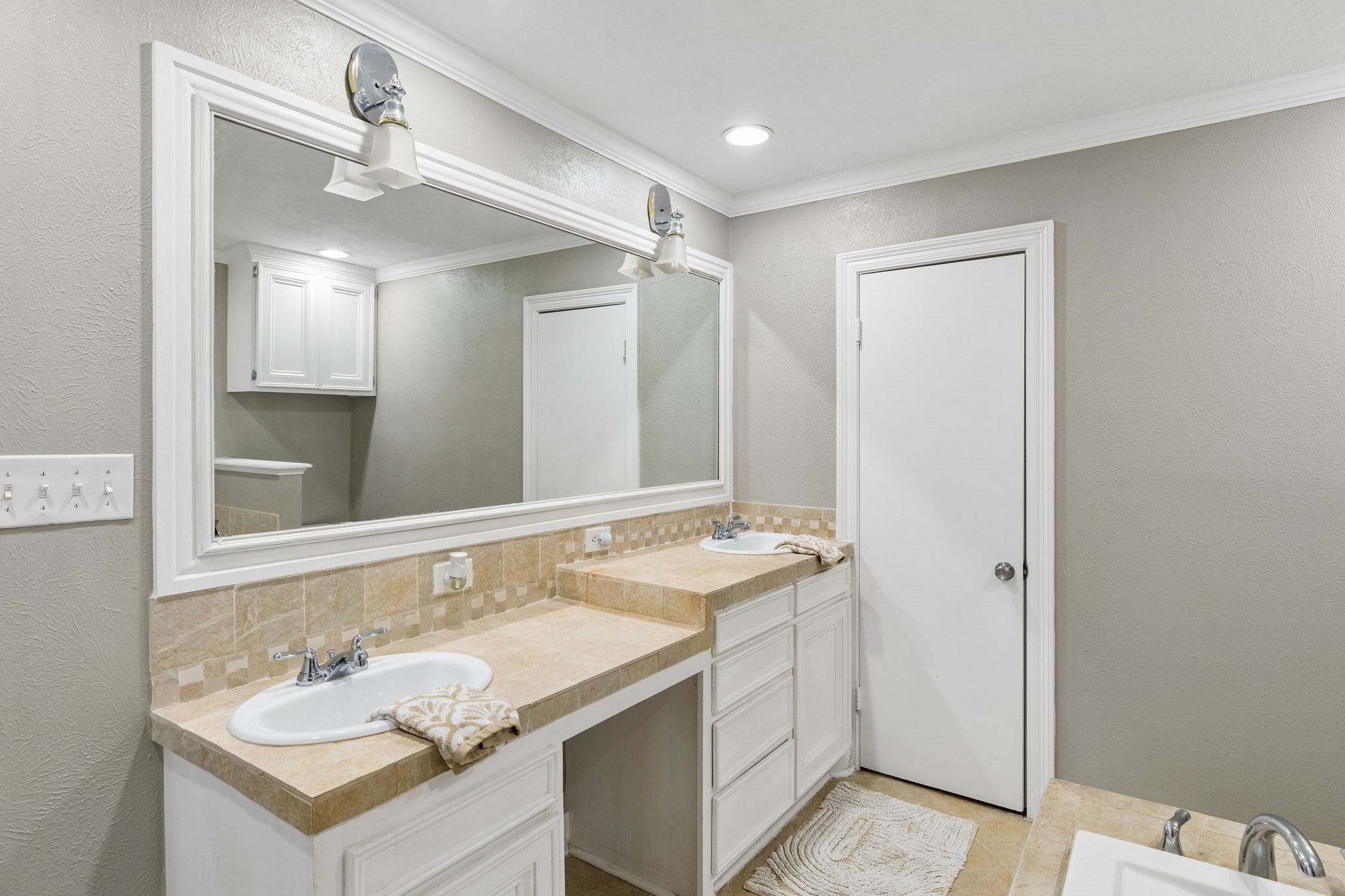 1310 Briar Hollow Lane Garland TX 75043