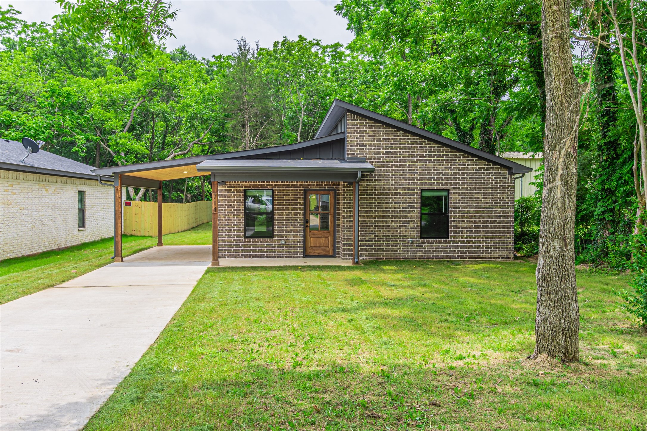 714 E Crawford Street Denison TX 75021