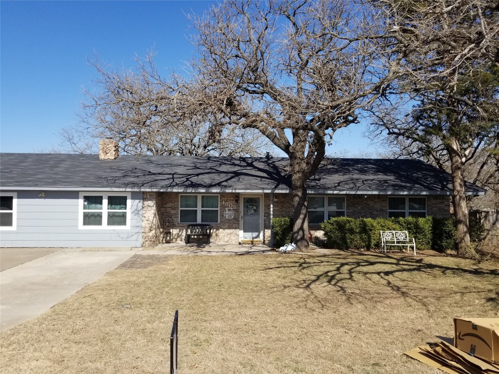 1305 Bellaire Street Bowie TX 76230