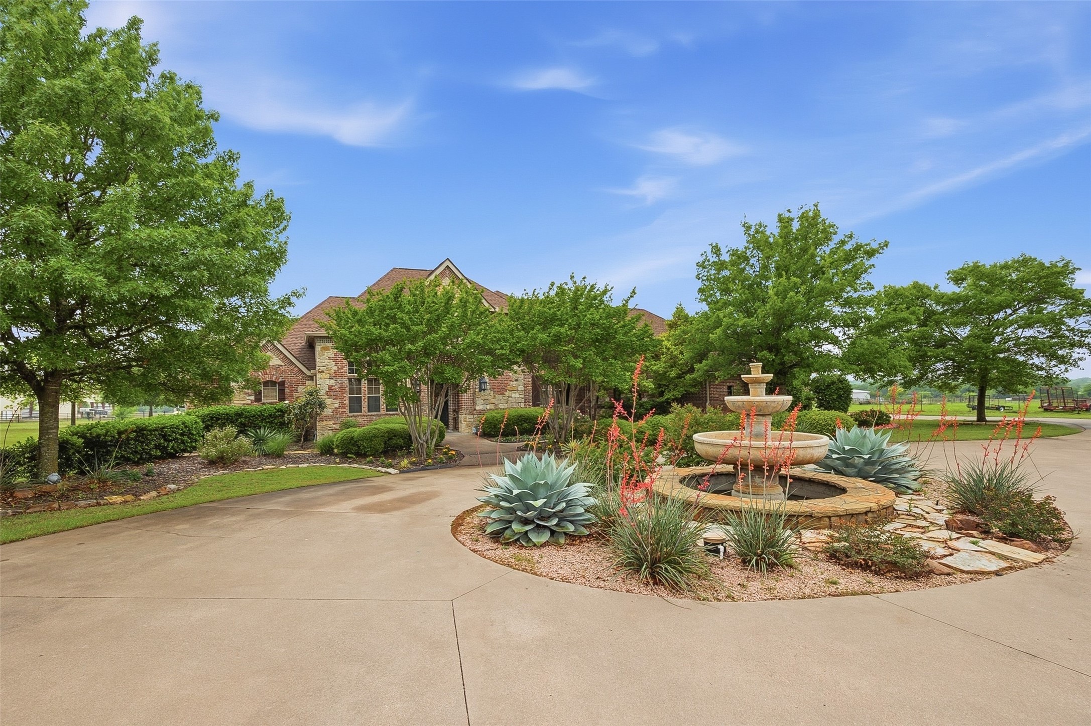5241 Plainview Road Midlothian TX 76065