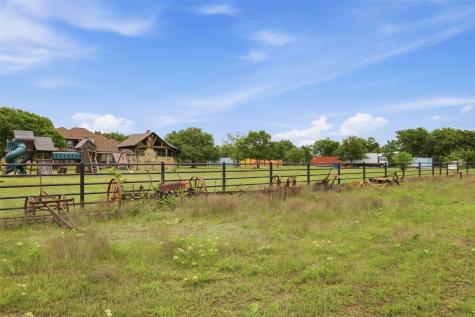 5241 Plainview Road Midlothian TX 76065