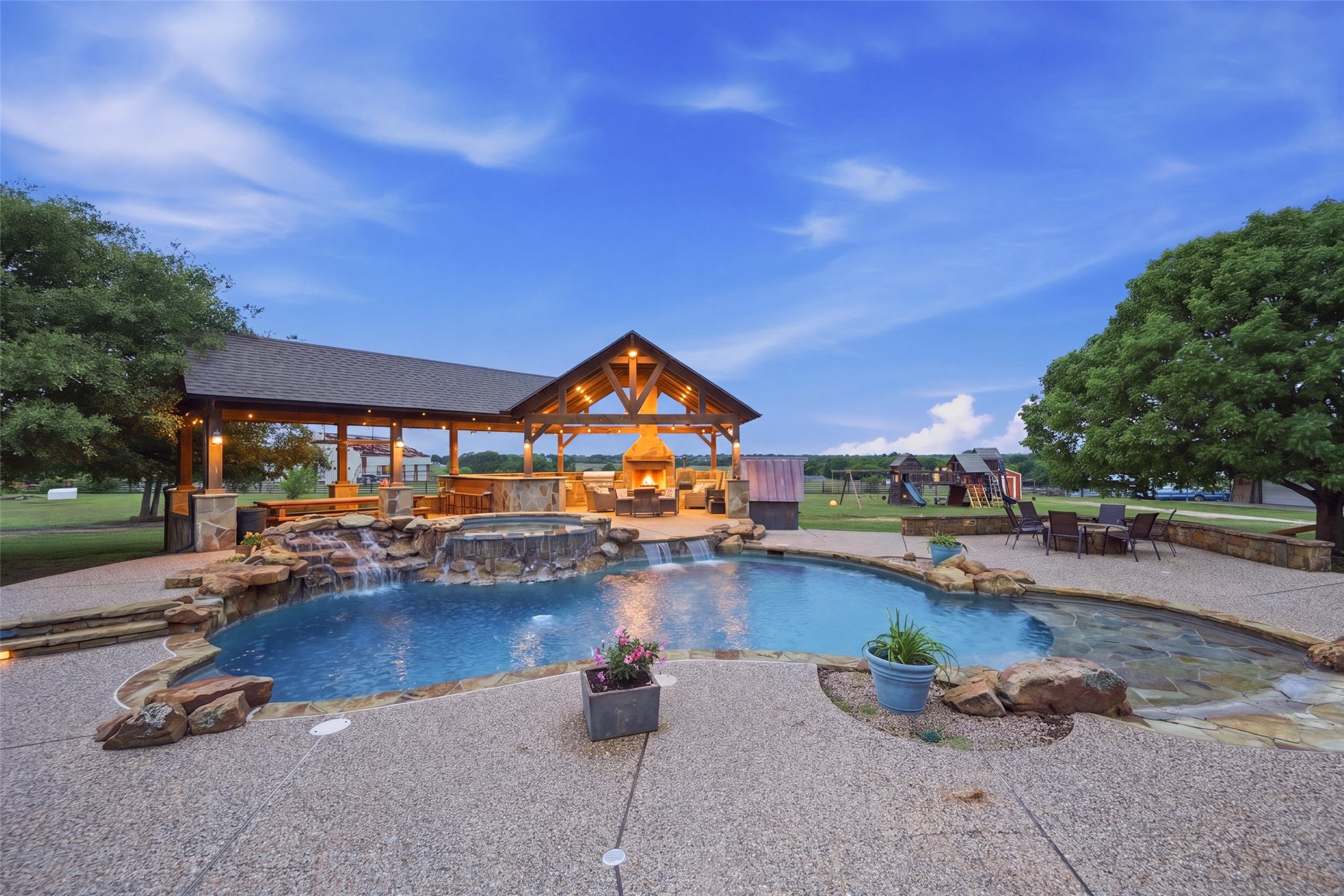 5241 Plainview Road Midlothian TX 76065