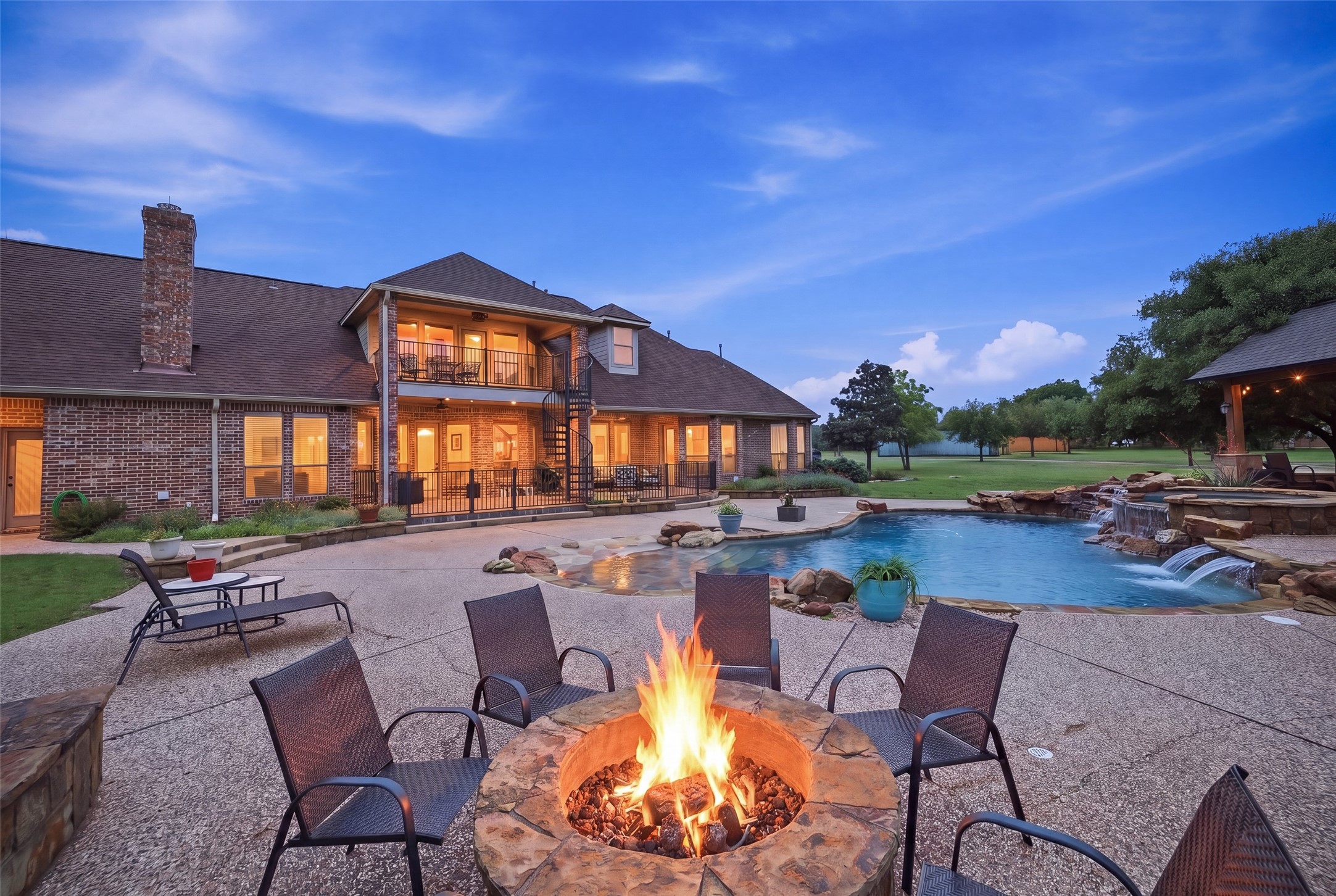 5241 Plainview Road Midlothian TX 76065