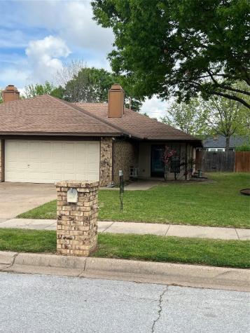 232 Mountainview Drive Hurst TX 76054