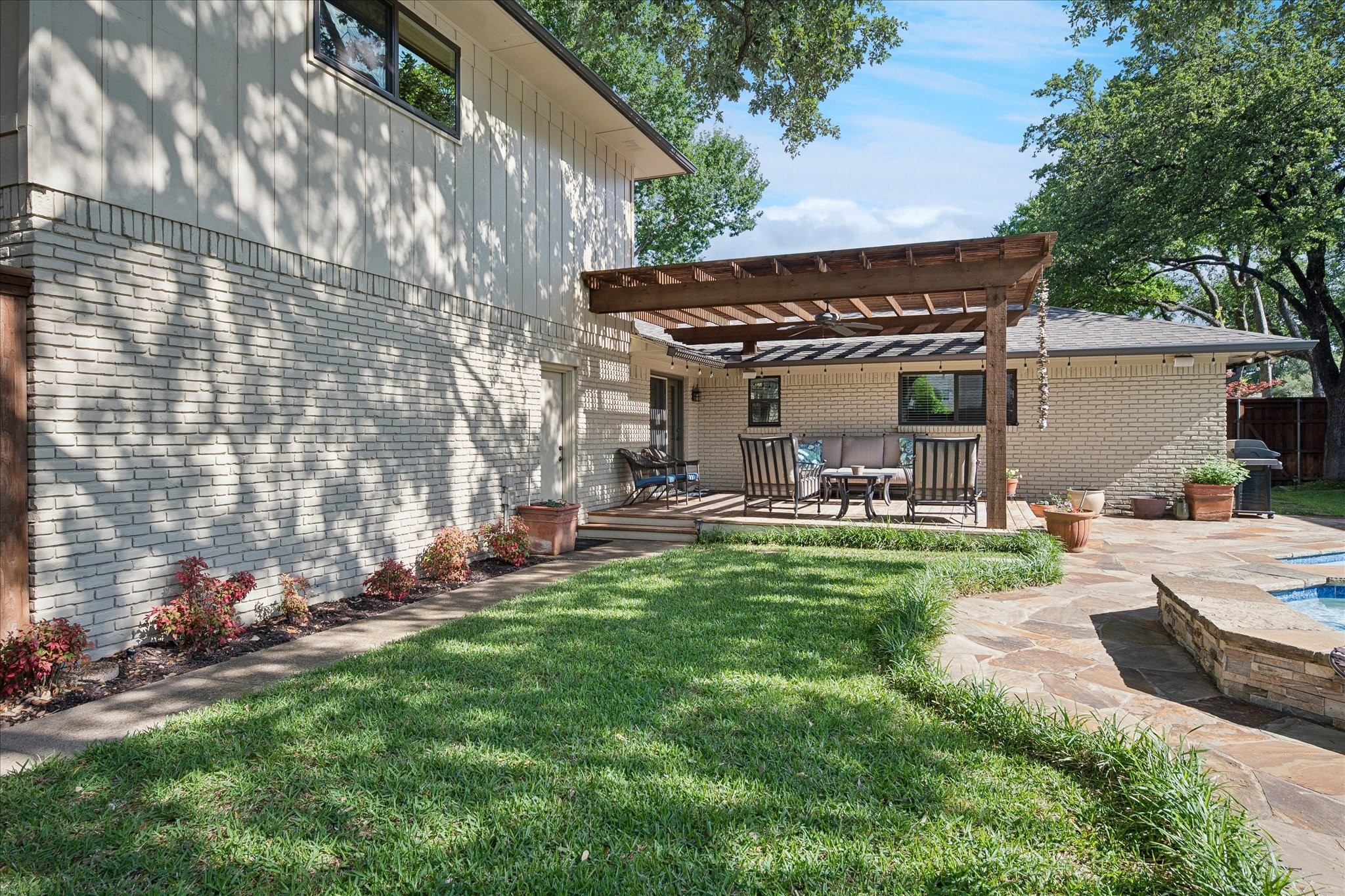9546 Milltrail Drive Dallas TX 75238