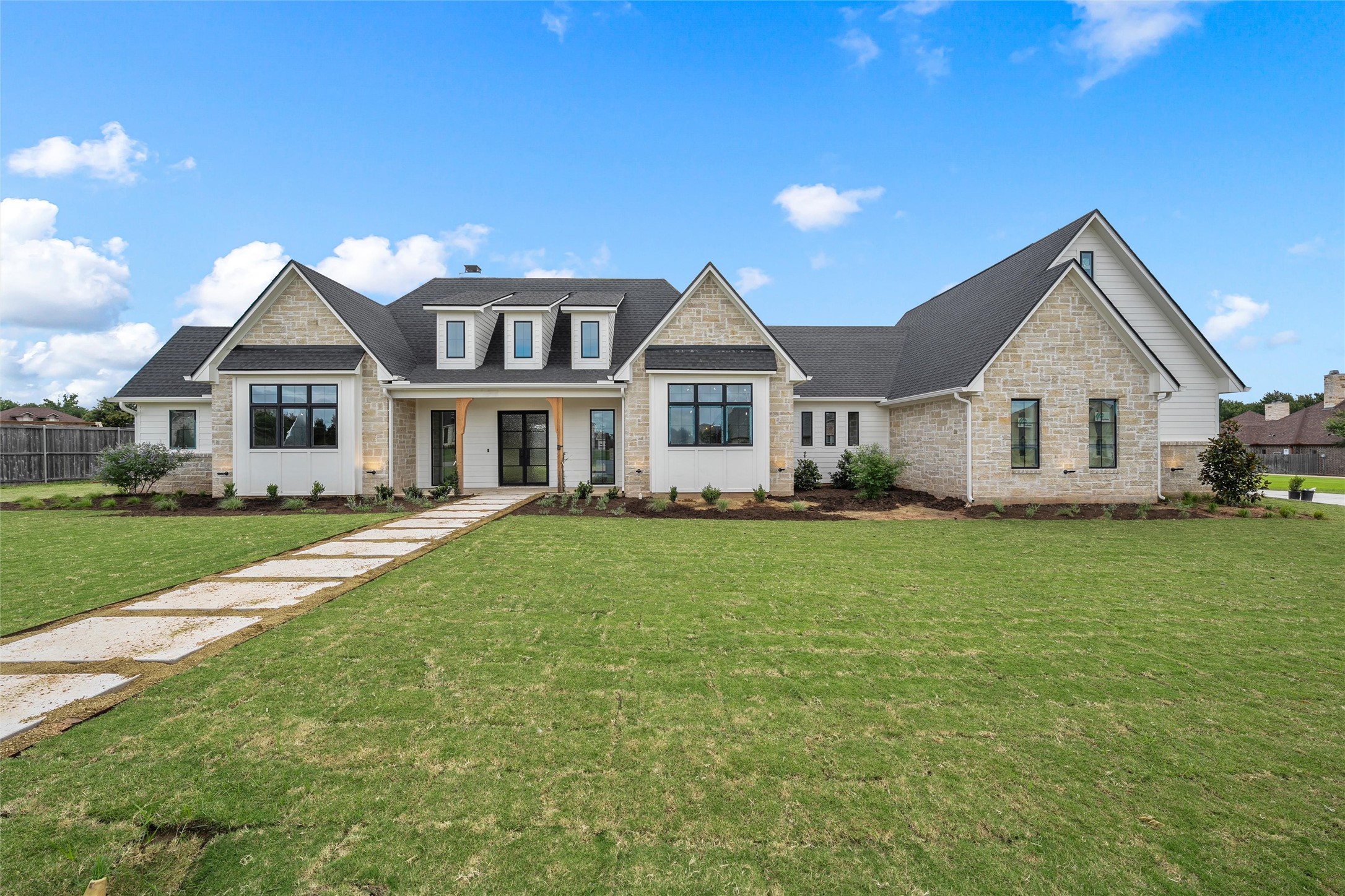 16 Independence Trail Waco TX 76708