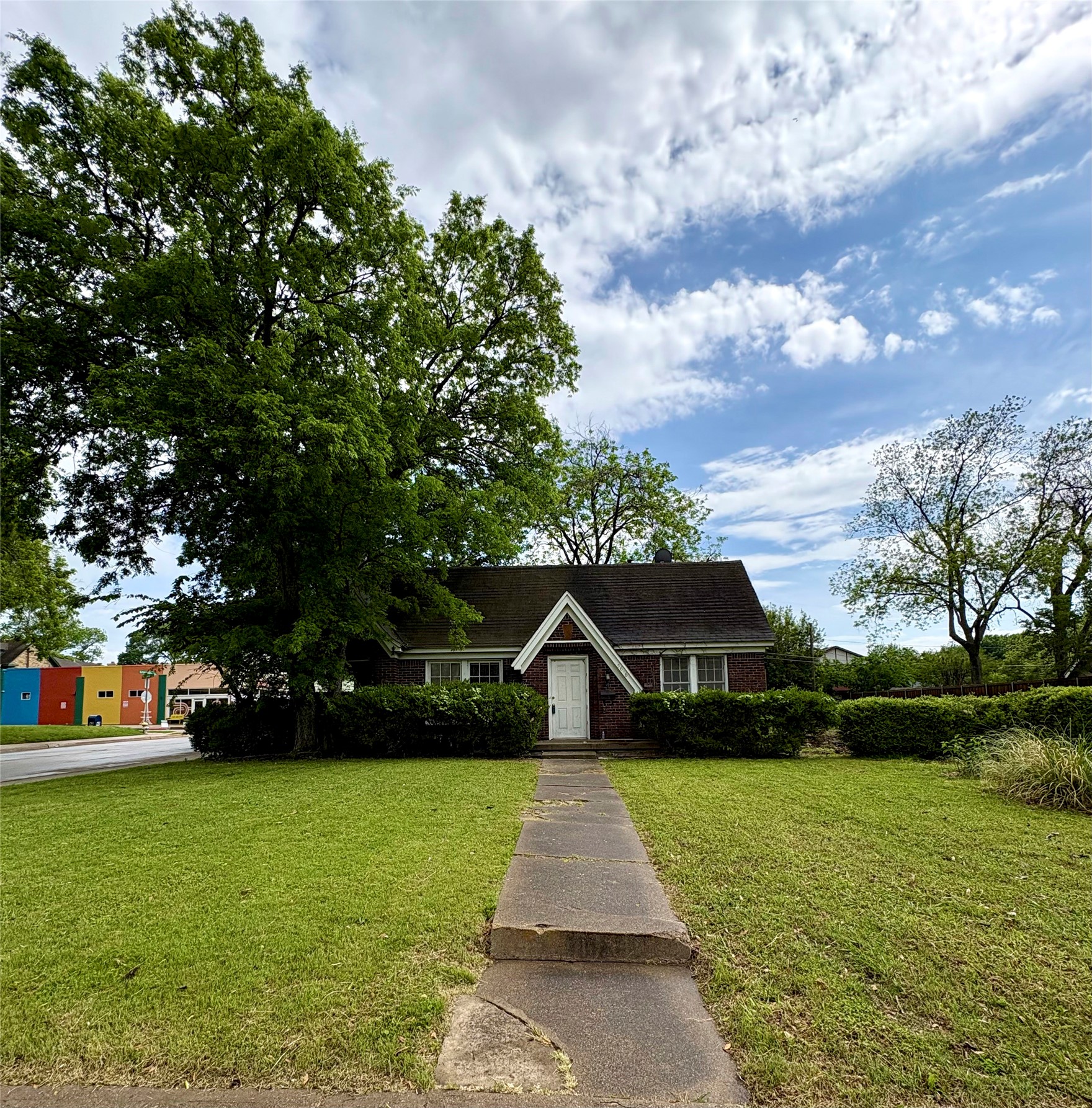 Dallas TX, 5646 Monticello Avenue