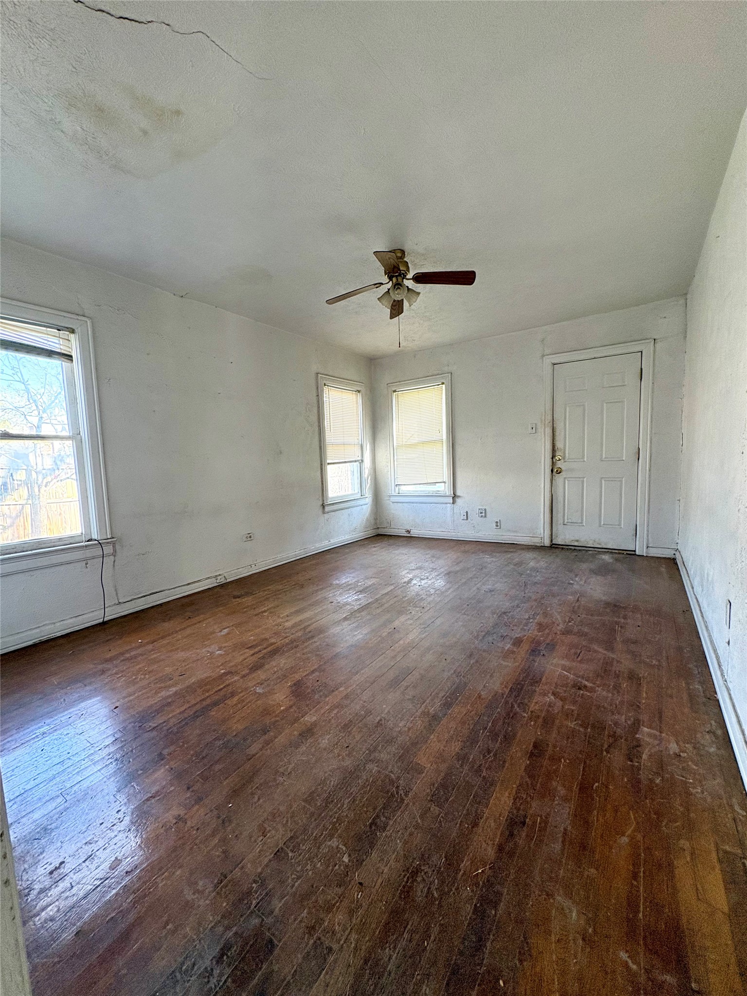 5646 Monticello Avenue Dallas TX 75206