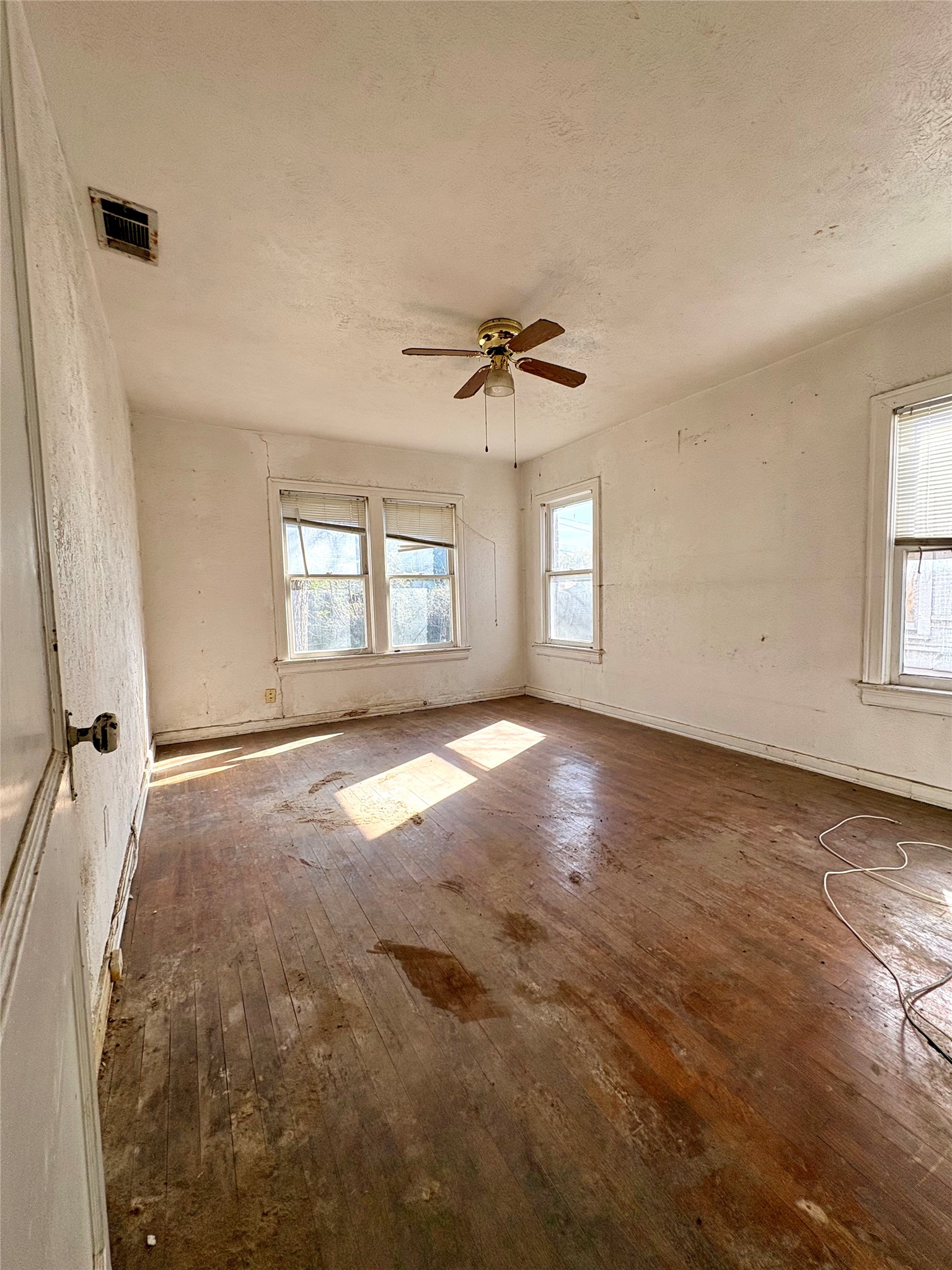 5646 Monticello Avenue Dallas TX 75206