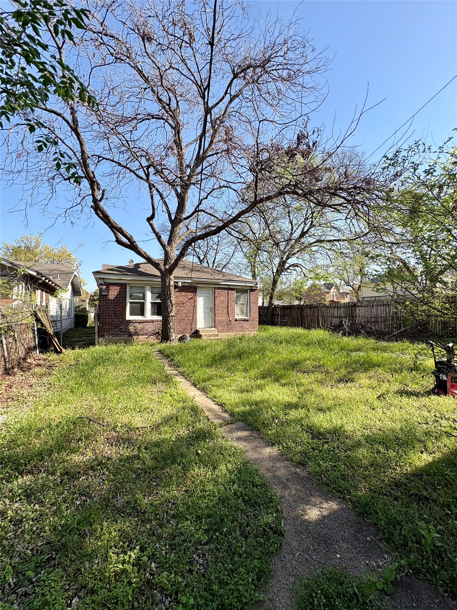 5646 Monticello Avenue Dallas TX 75206