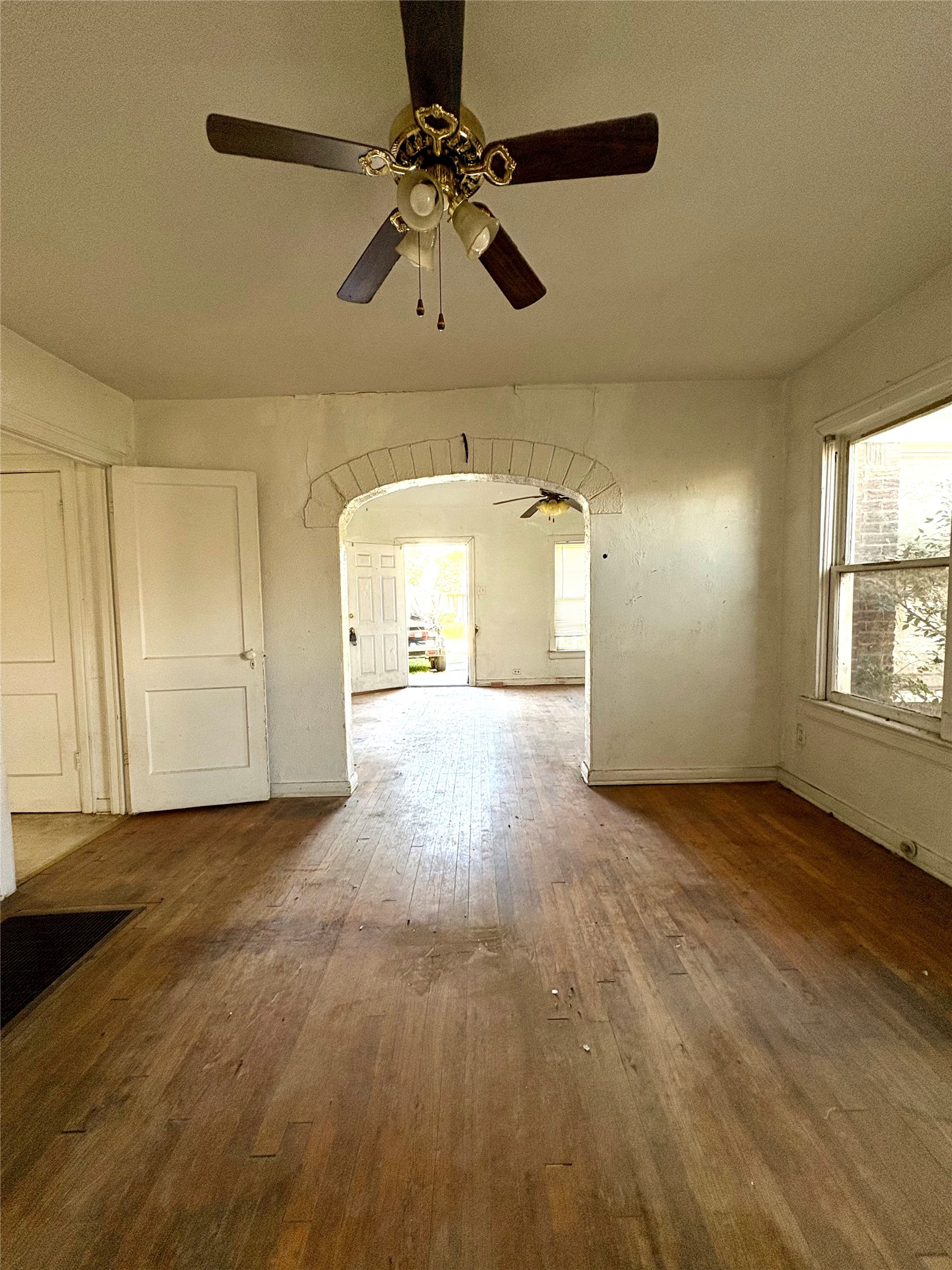 5646 Monticello Avenue Dallas TX 75206