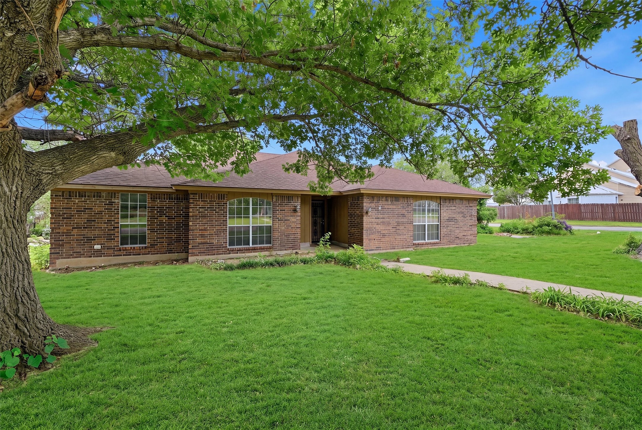 1838 W Taylor Street Sherman TX 75092