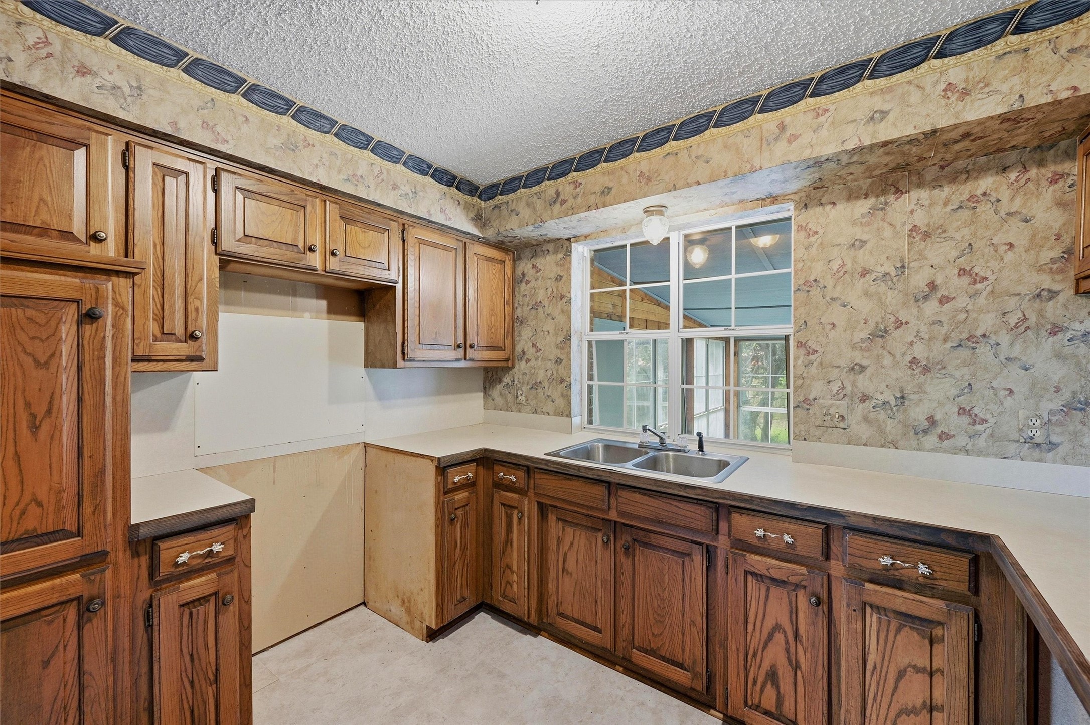 1838 W Taylor Street Sherman TX 75092