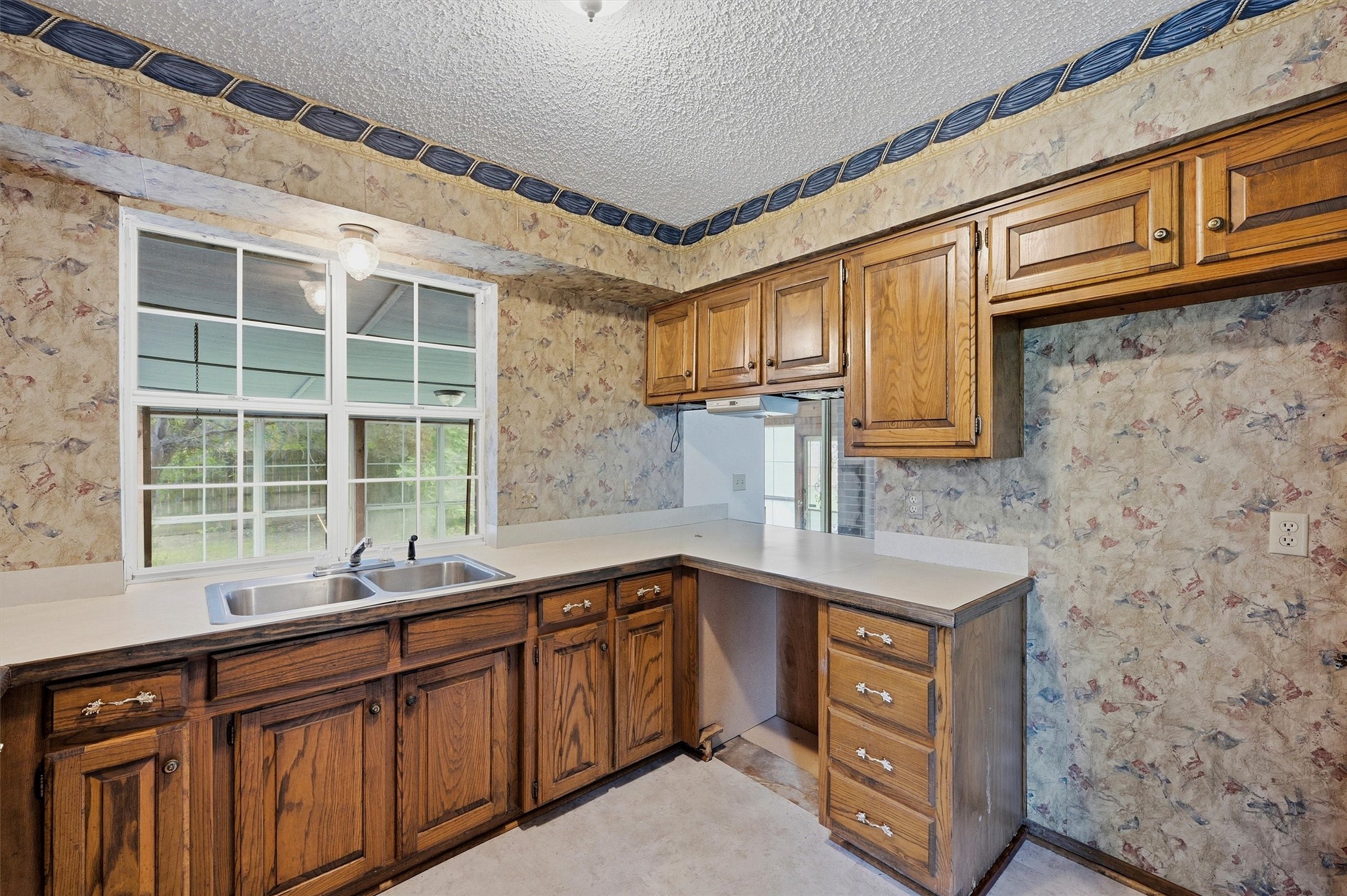1838 W Taylor Street Sherman TX 75092