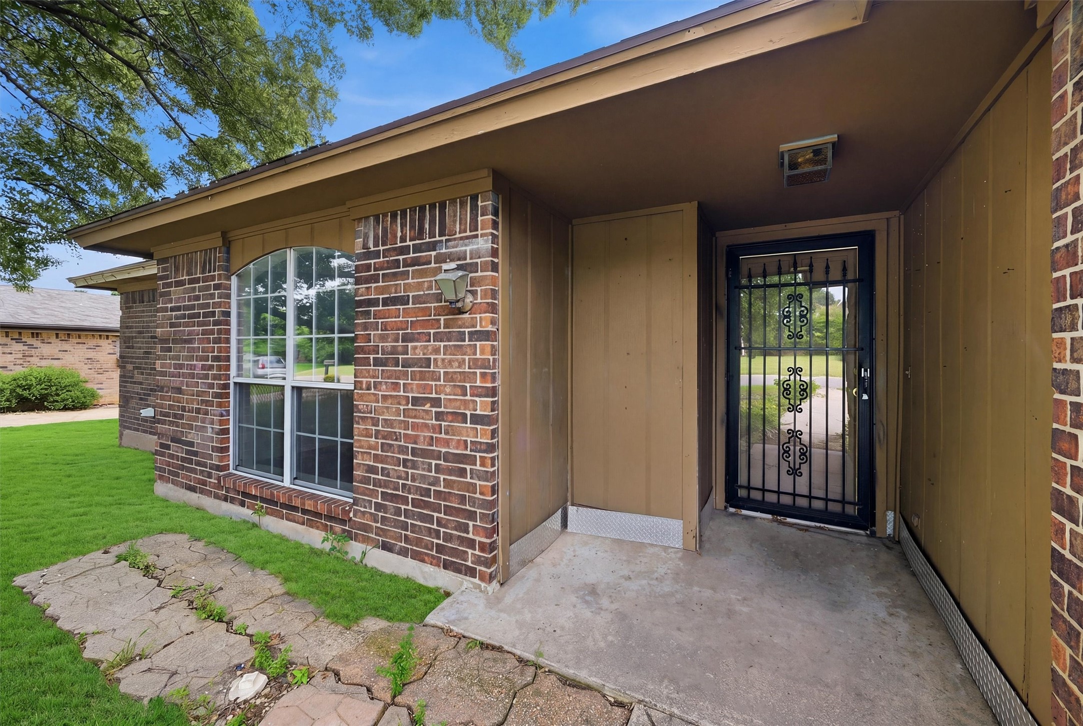 1838 W Taylor Street Sherman TX 75092