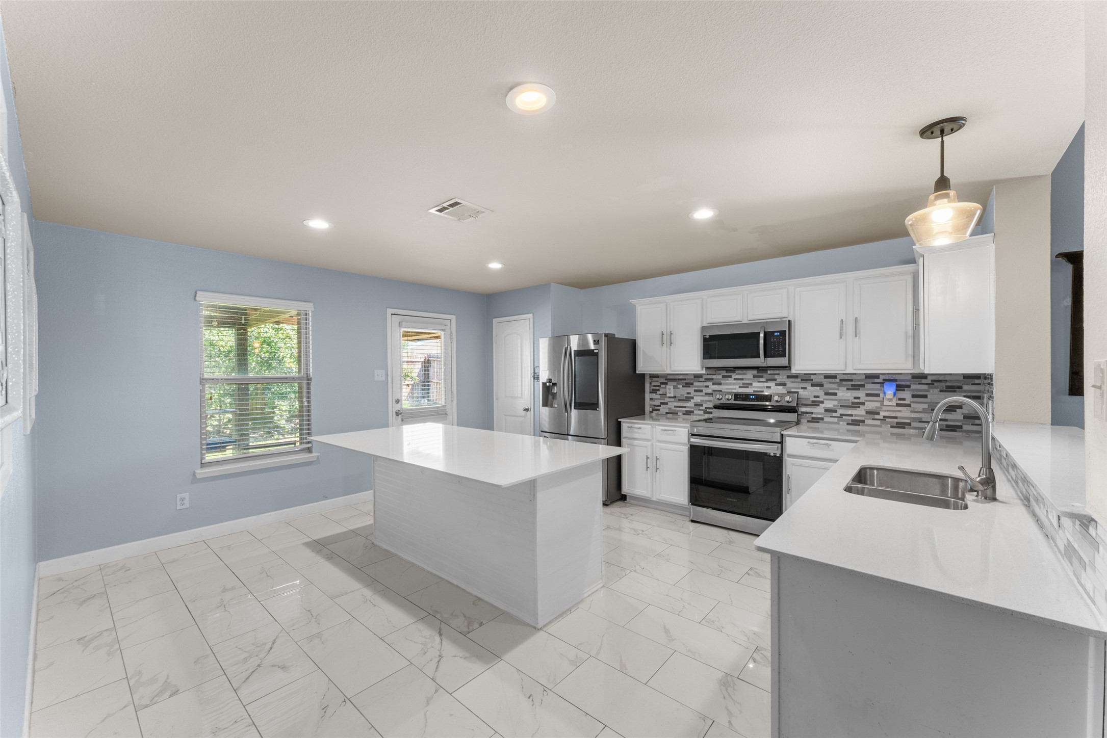 2707 Old Farm Drive Seagoville TX 75159