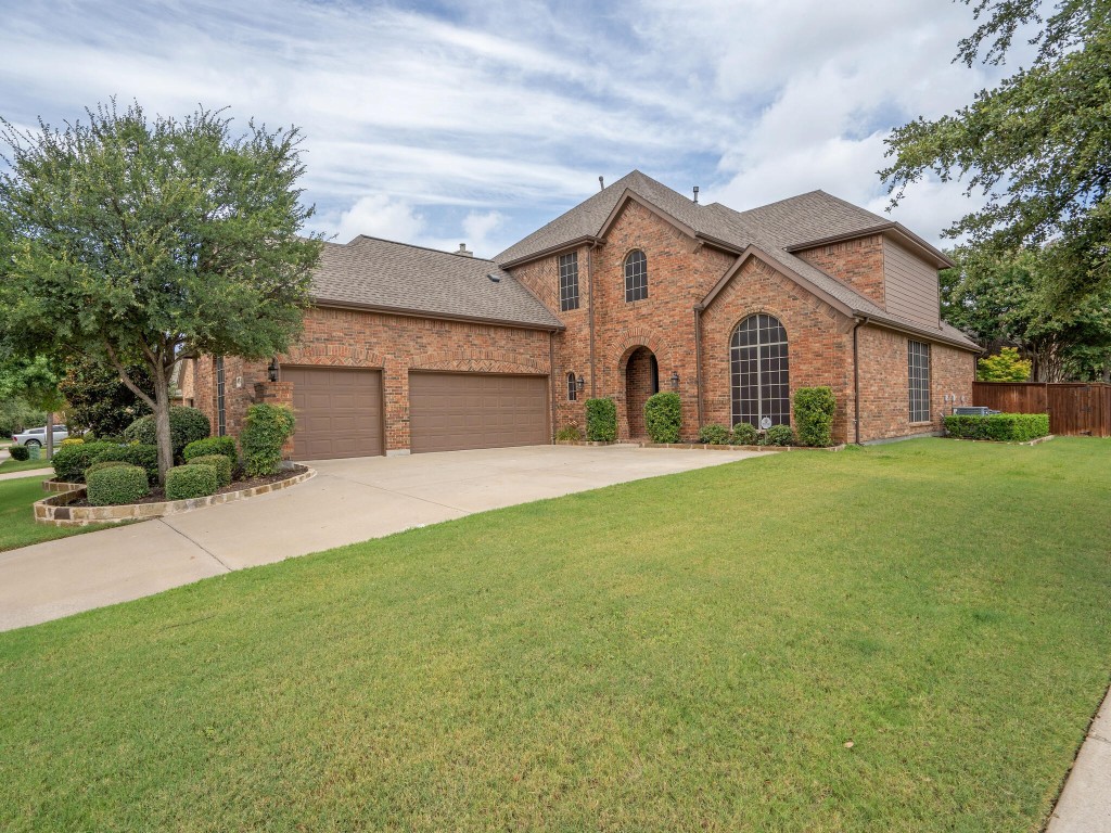 1017 Burnett Drive Lantana TX 76226
