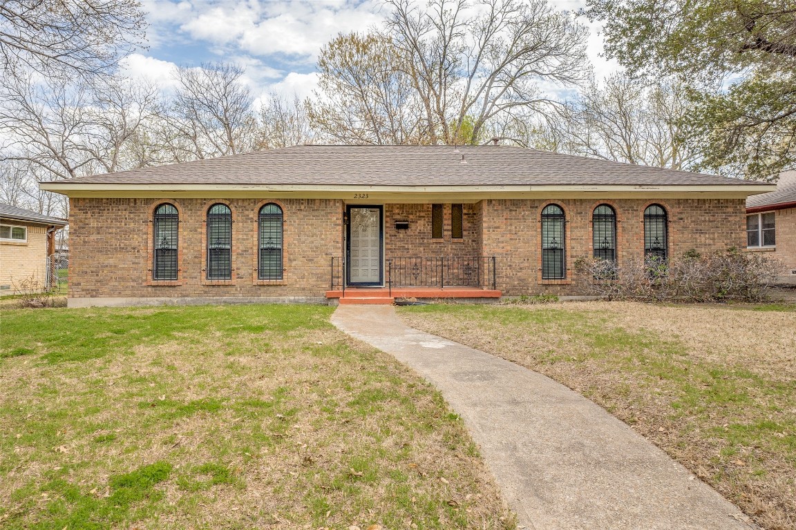 2323 Homeway Circle Dallas TX 75228