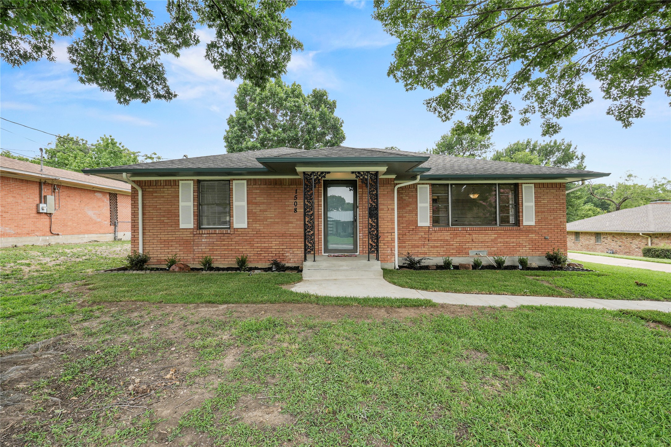 1508 Ross Avenue Carrollton TX 75006