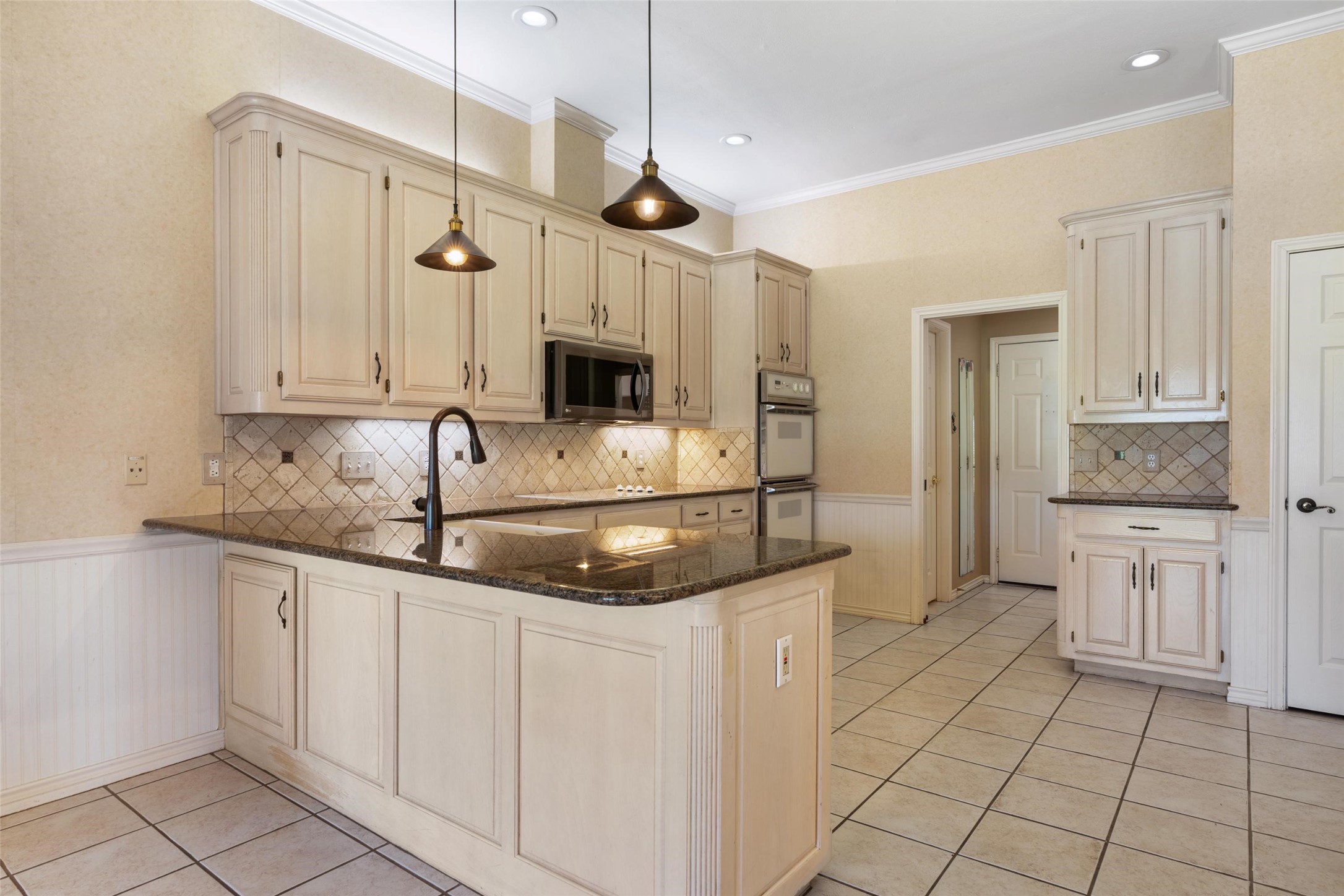 8908 Woodlawn Drive Granbury TX 76049
